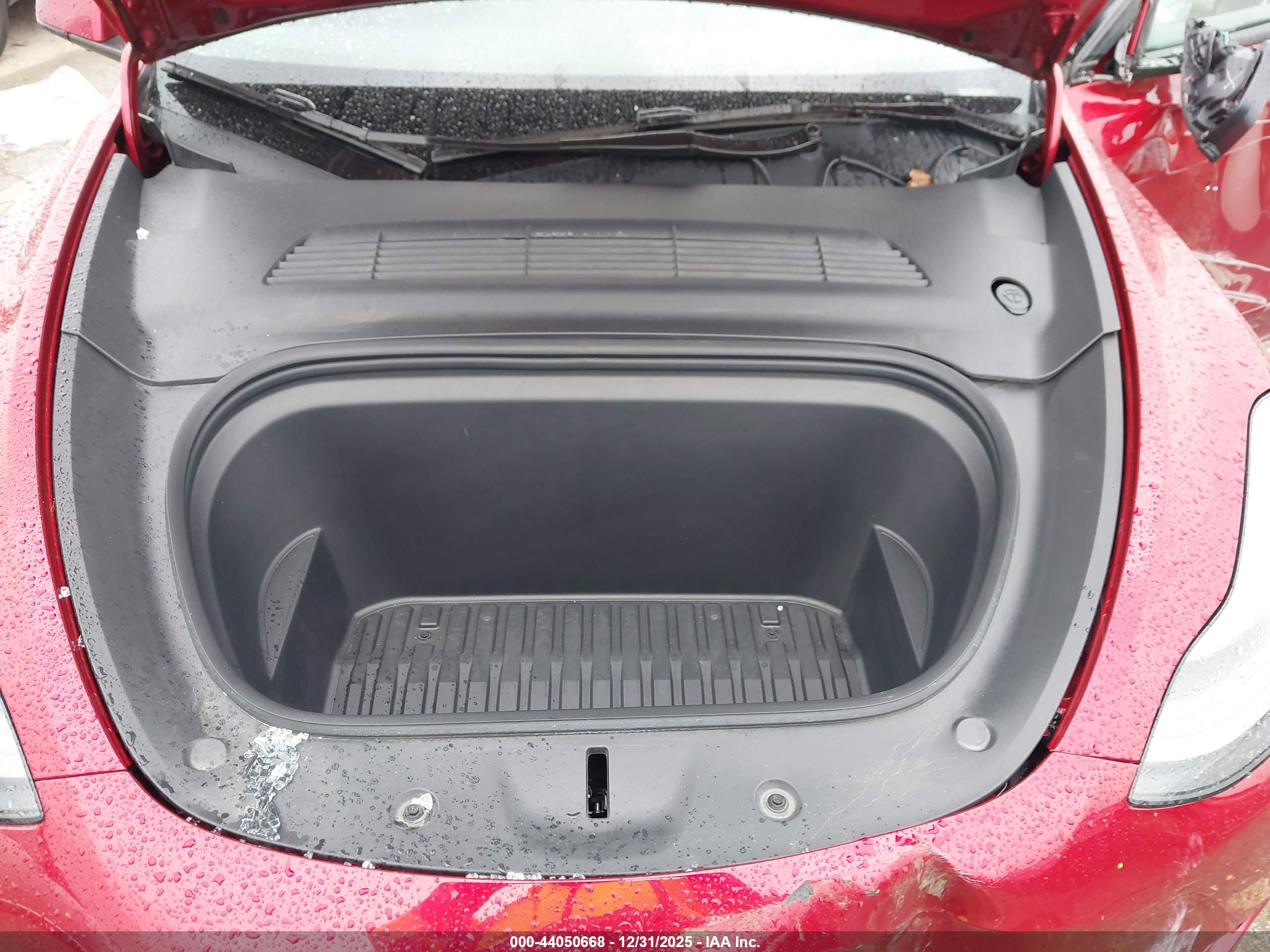 TESLA MODEL image 10