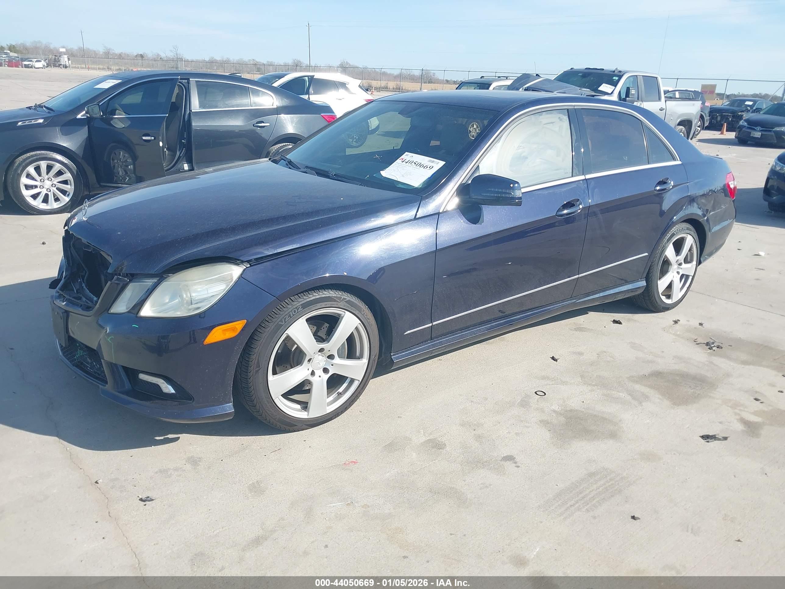 MERCEDES-BENZ E image 2