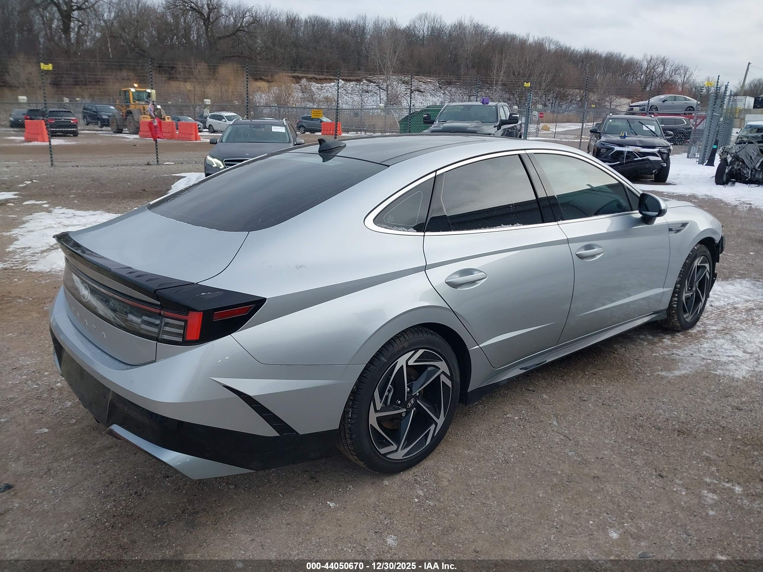 HYUNDAI SONATA image 4