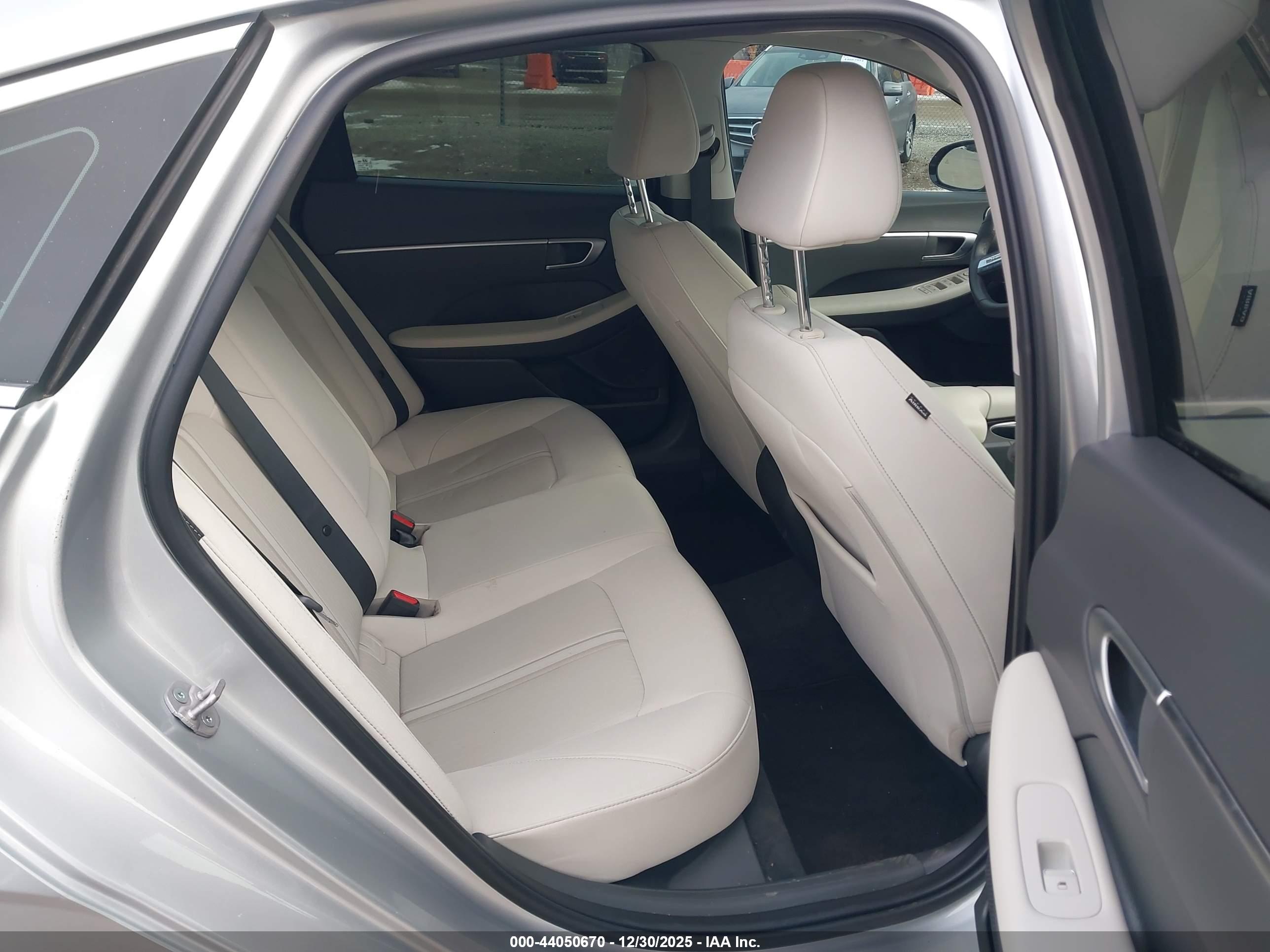 HYUNDAI SONATA image 8