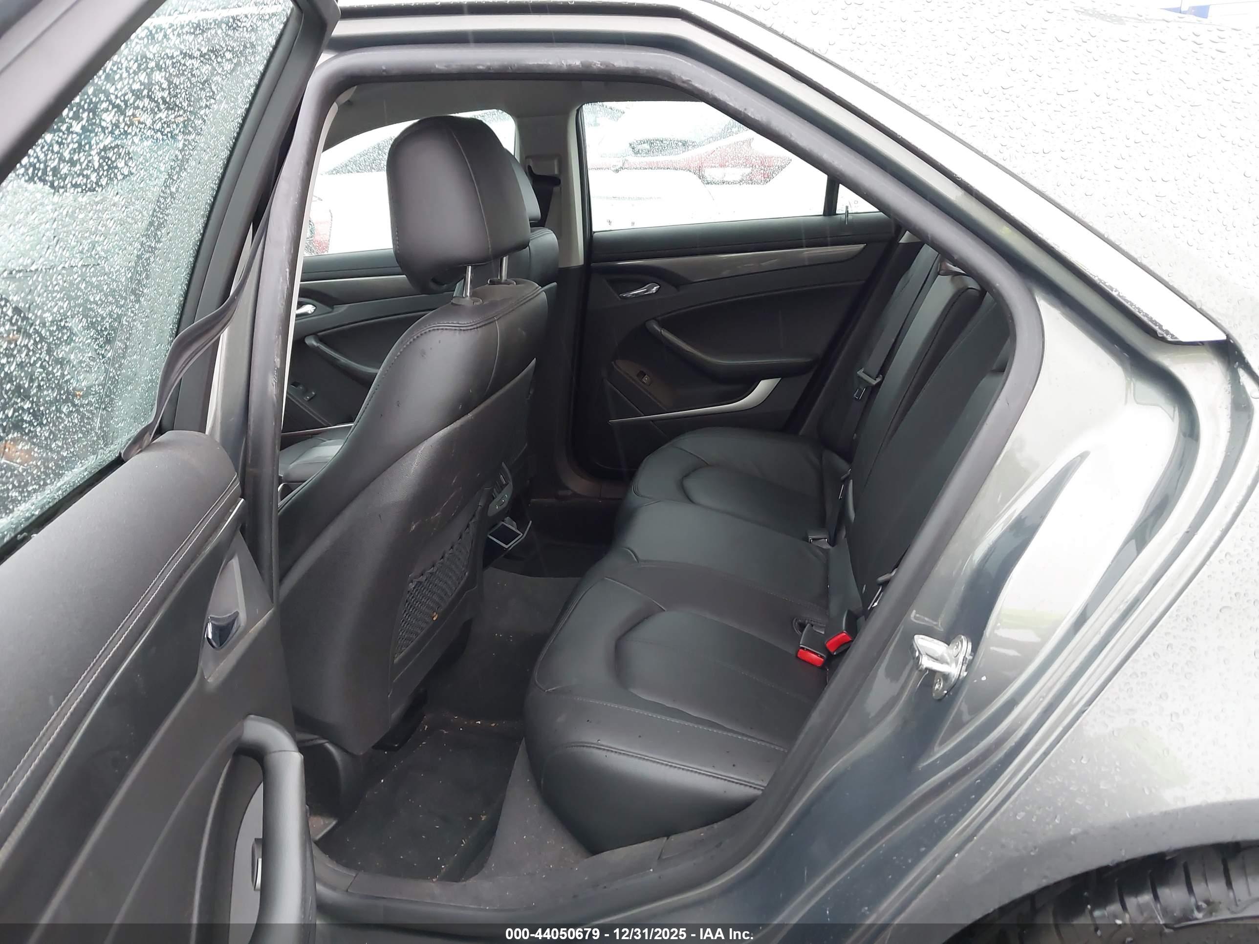 CADILLAC CTS image 8