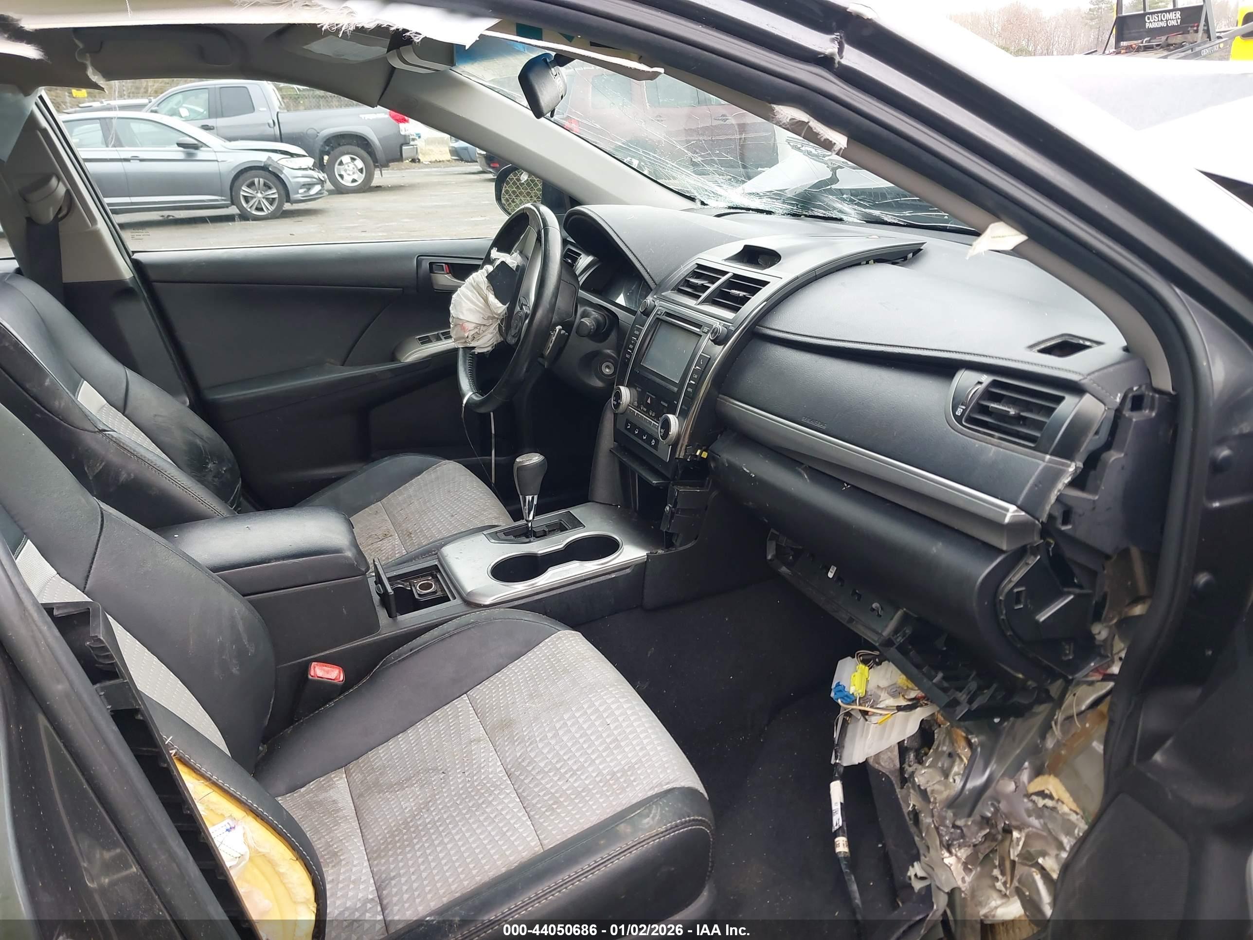 TOYOTA CAMRY image 5
