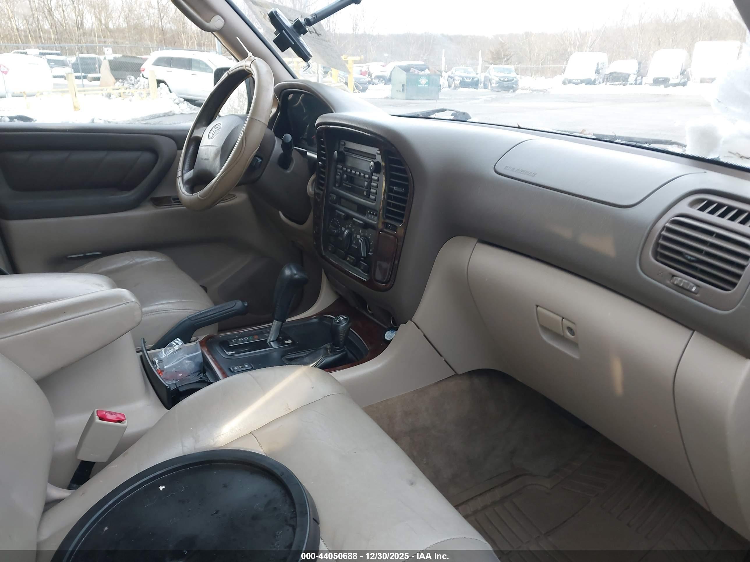 TOYOTA LAND image 5