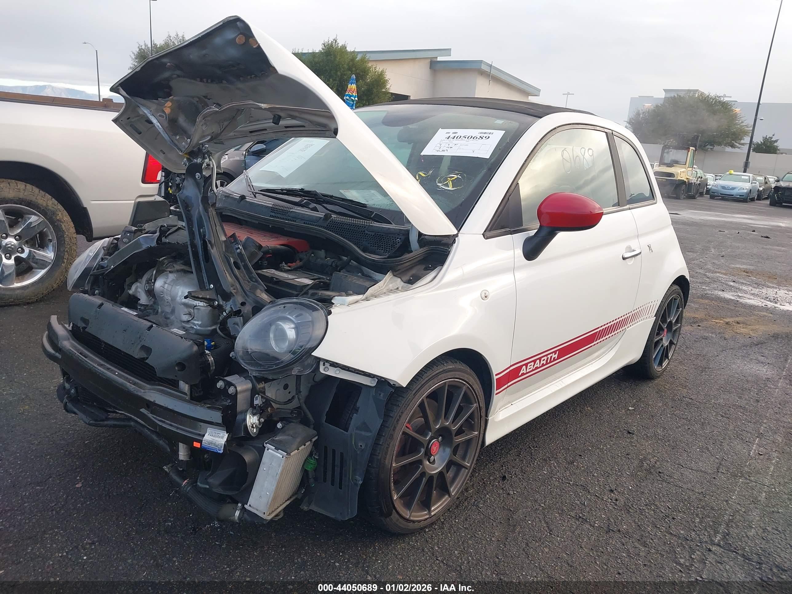 FIAT 500C image 2