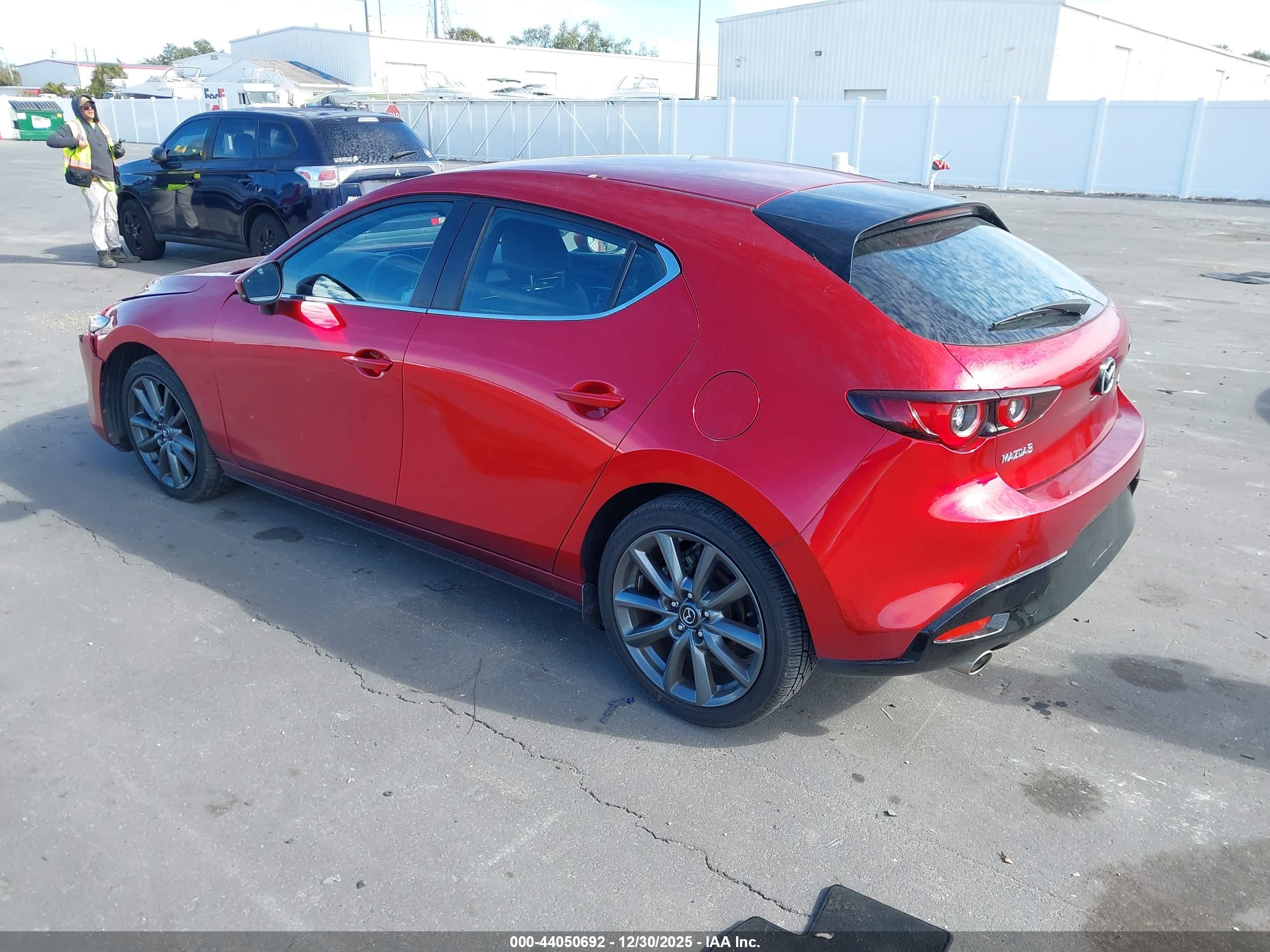 MAZDA MAZDA3 image 3