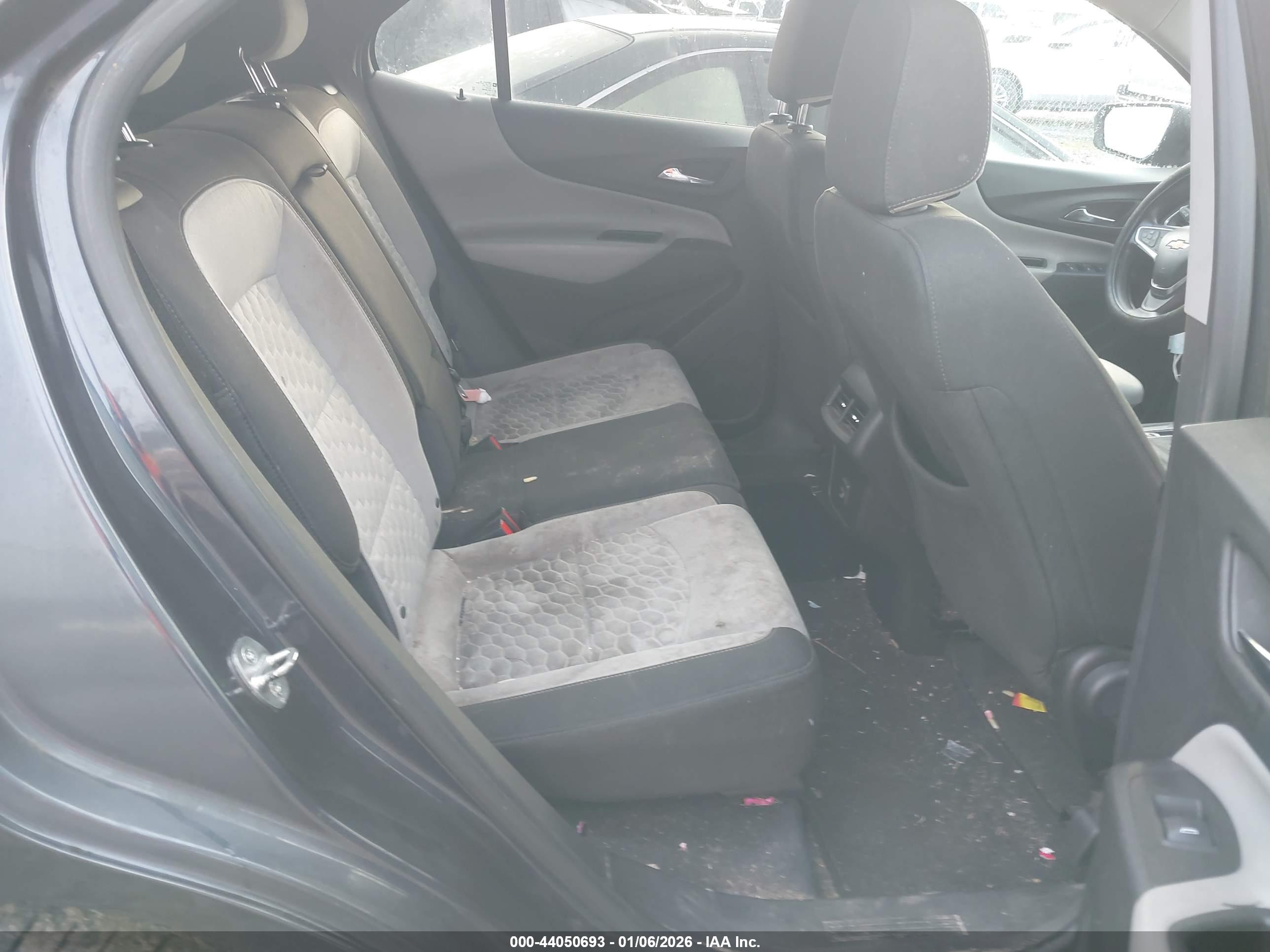 CHEVROLET EQUINOX image 8