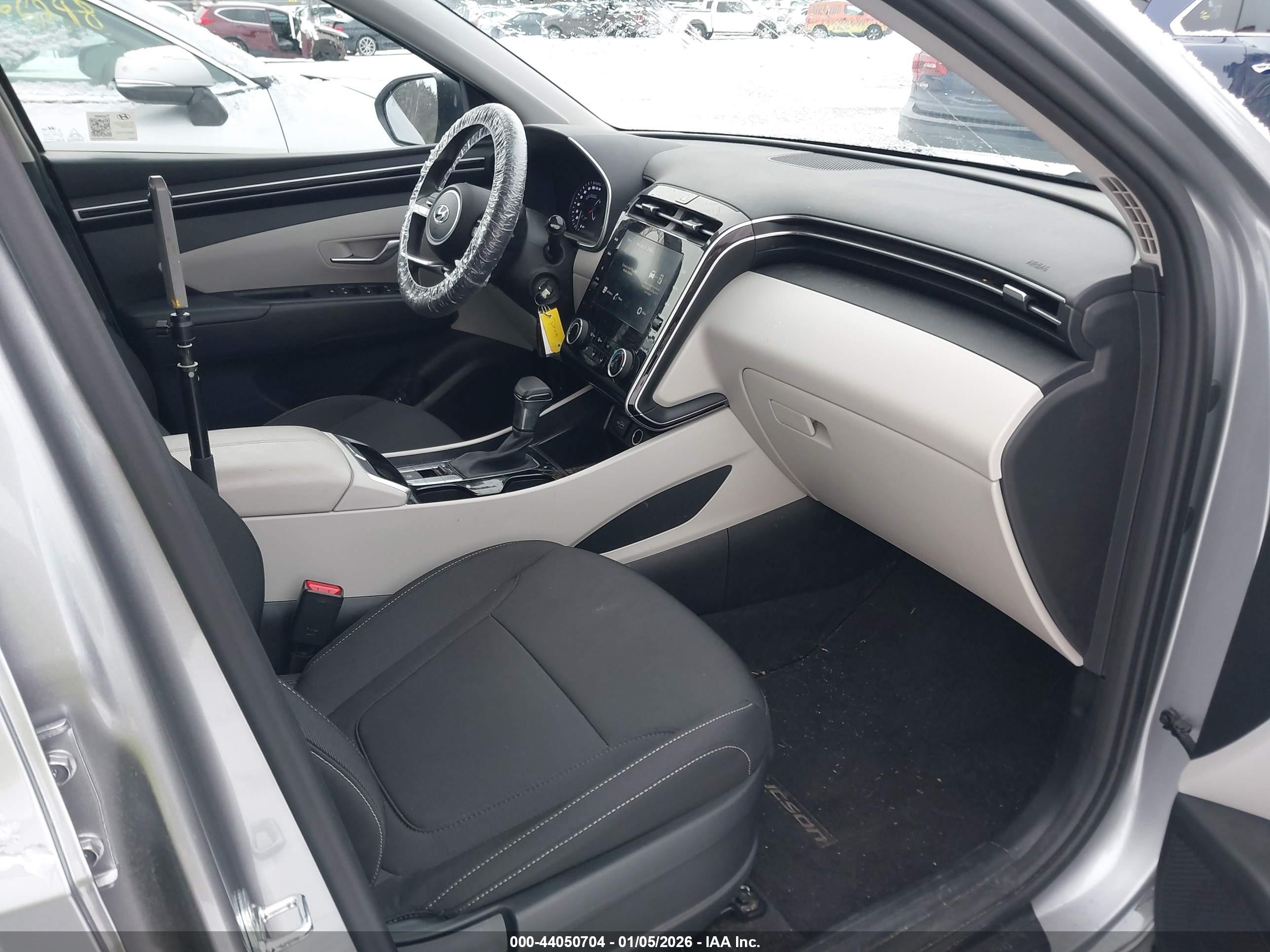 HYUNDAI TUCSON image 5