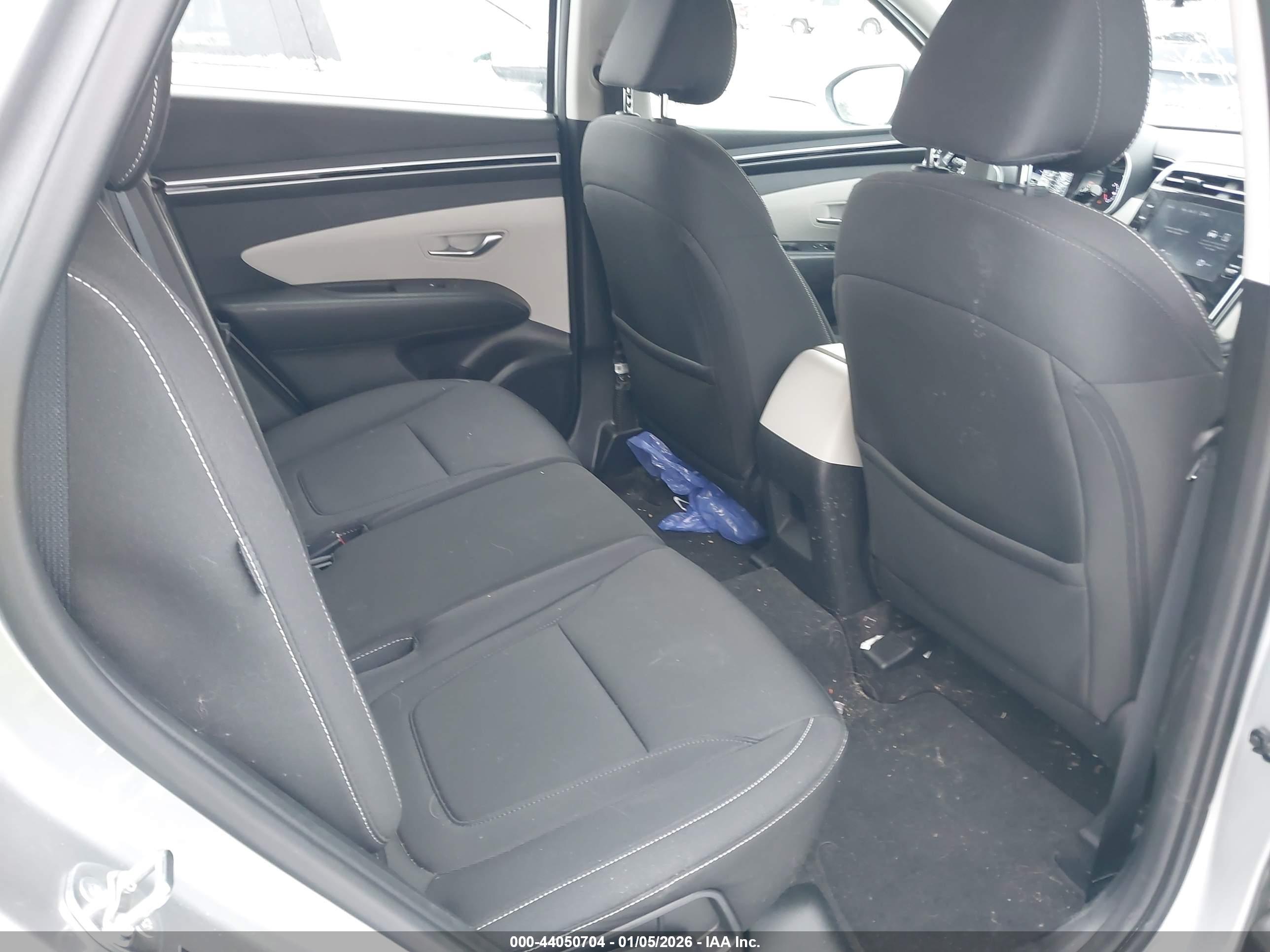 HYUNDAI TUCSON image 8