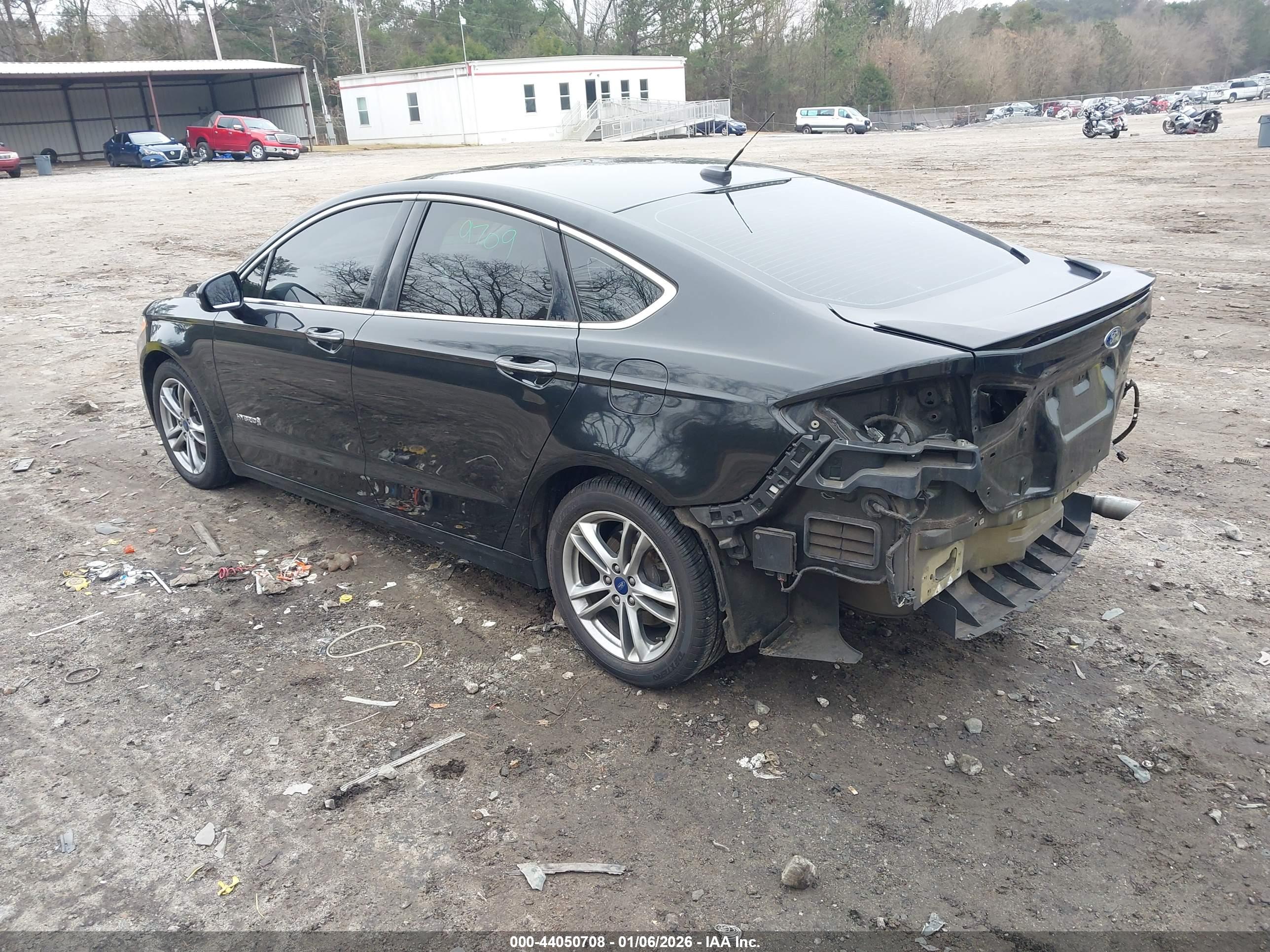 FORD FUSION image 3