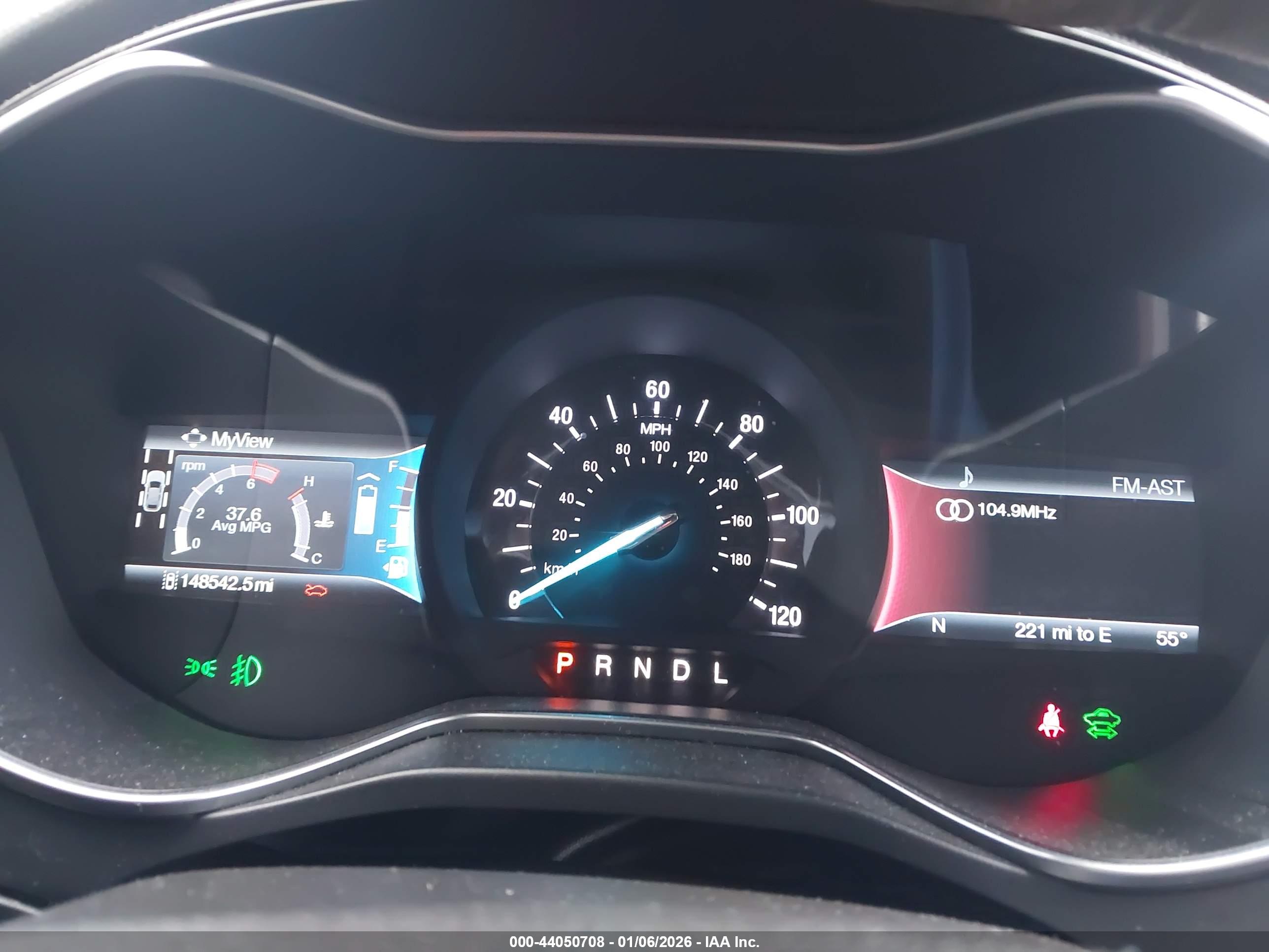 FORD FUSION image 7