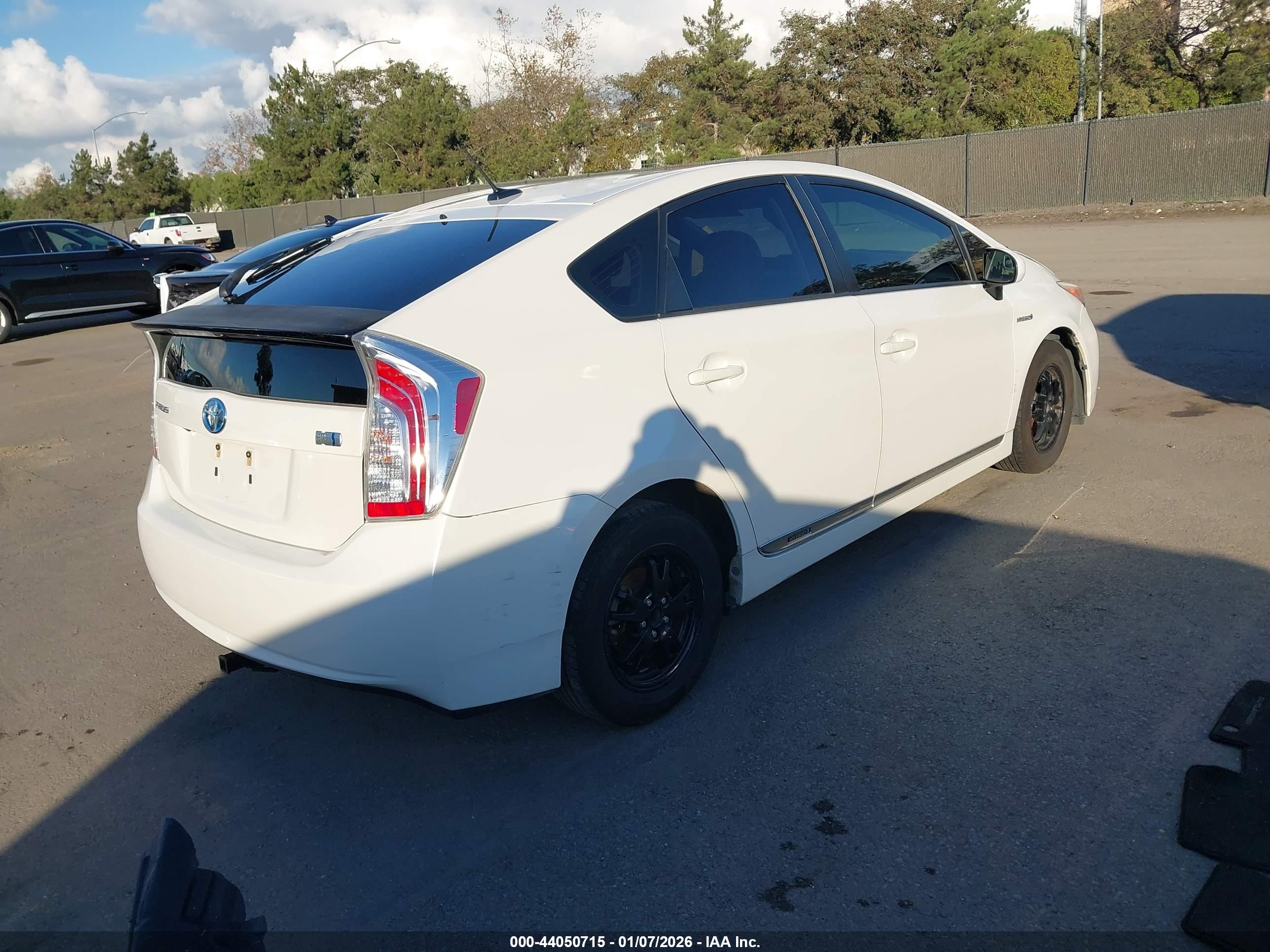 TOYOTA PRIUS image 4