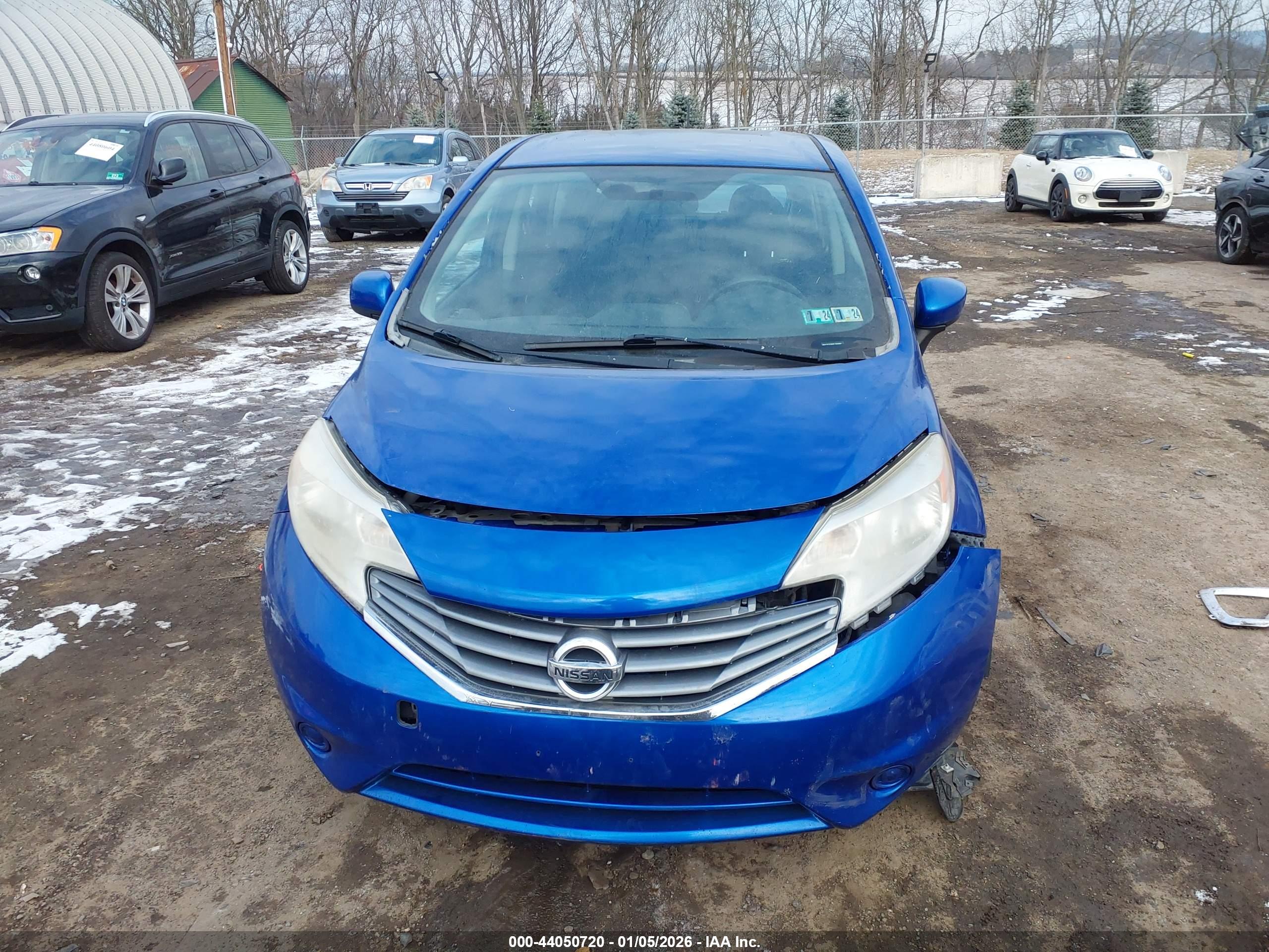 NISSAN VERSA image 6