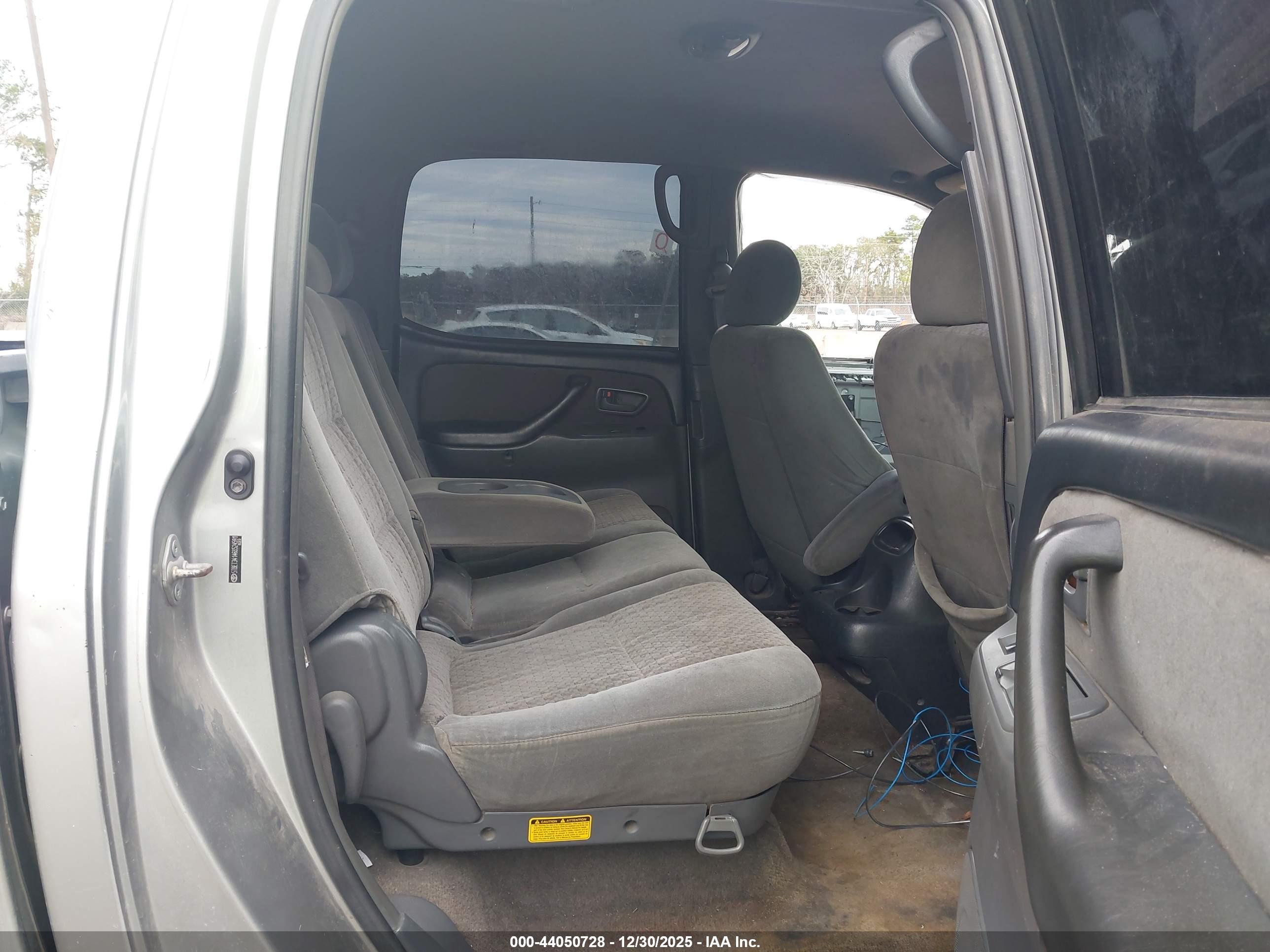 TOYOTA TUNDRA image 8