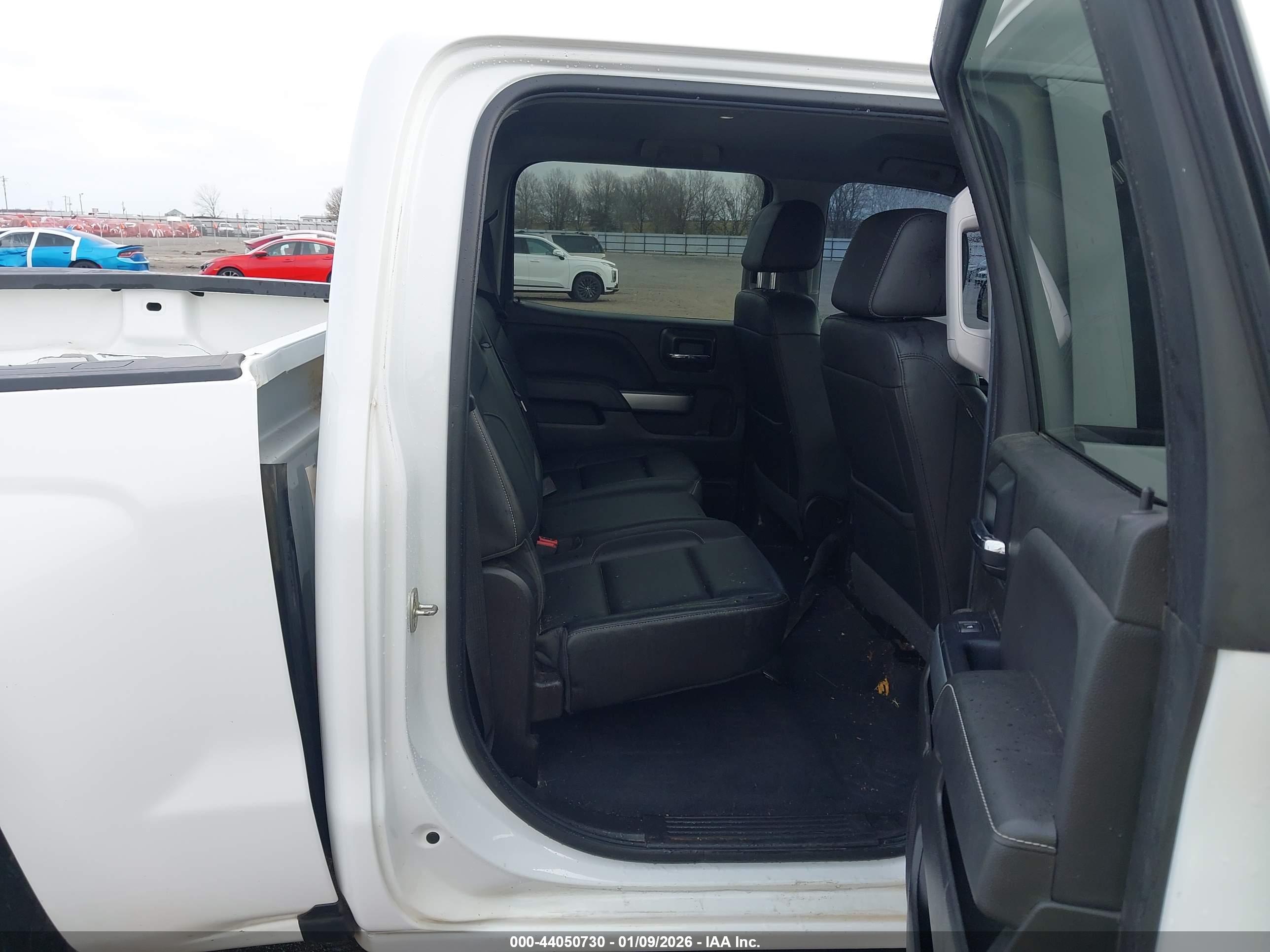 CHEVROLET SILVERADO image 8