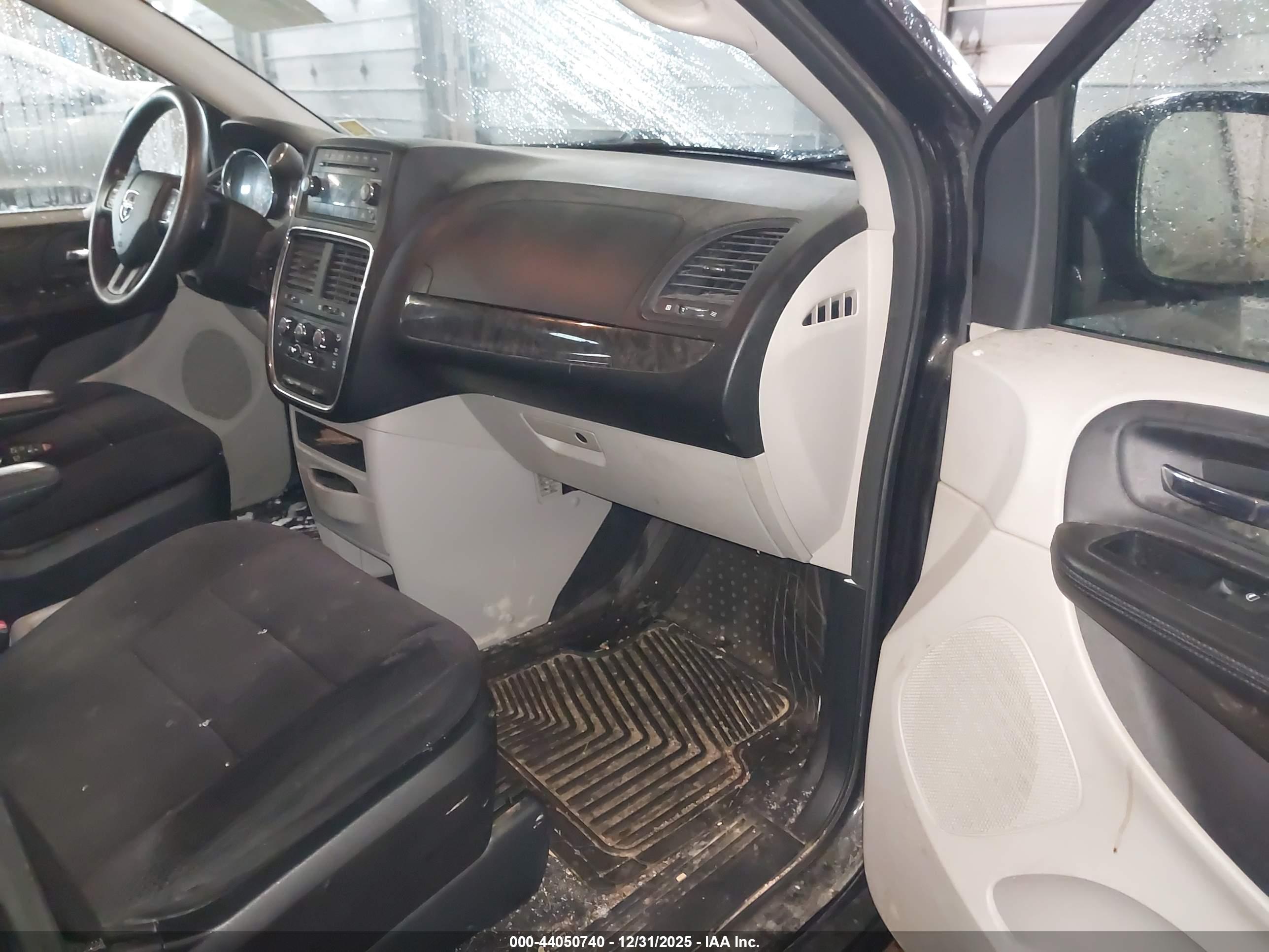 DODGE GRAND image 5