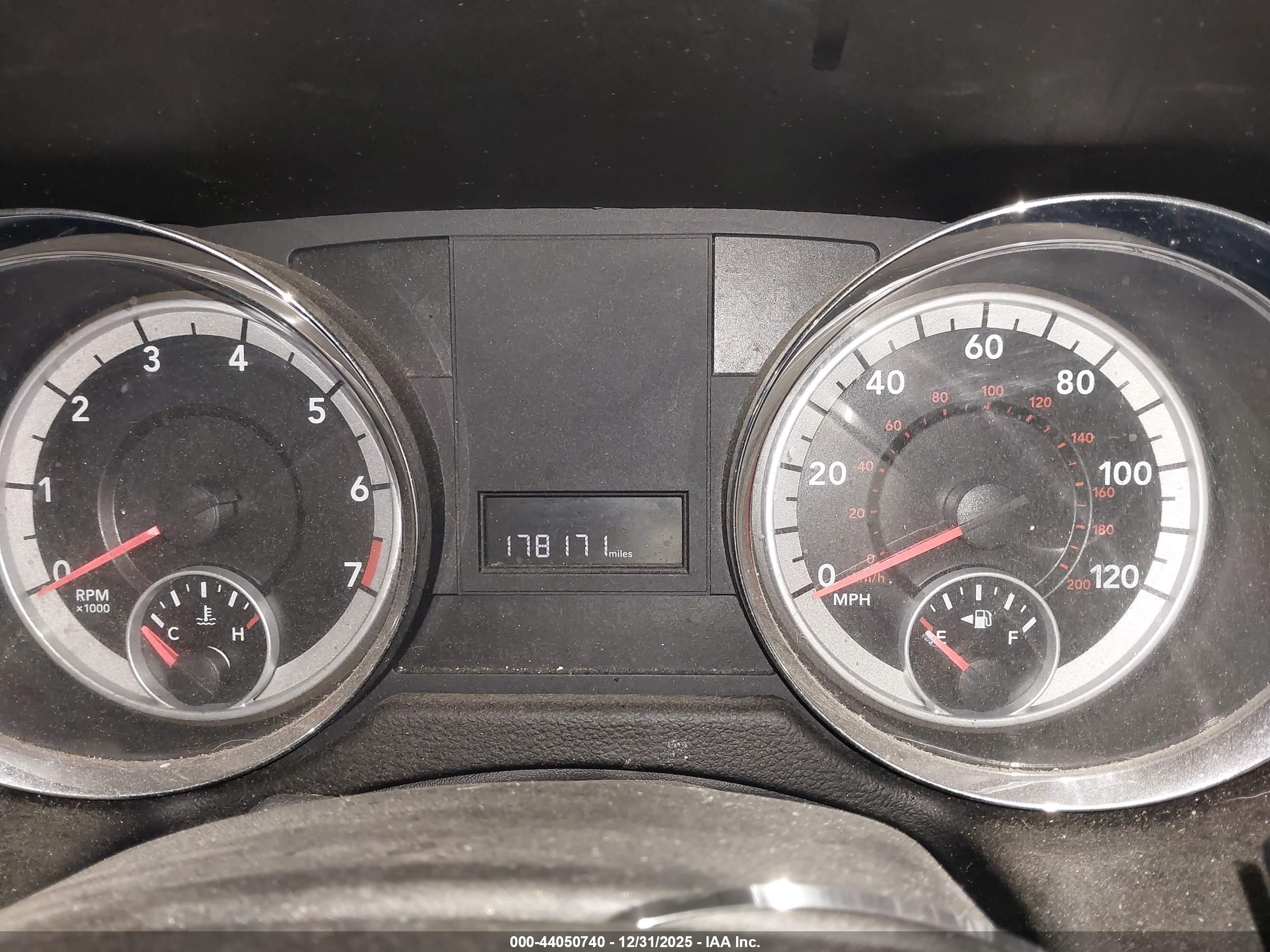 DODGE GRAND image 7