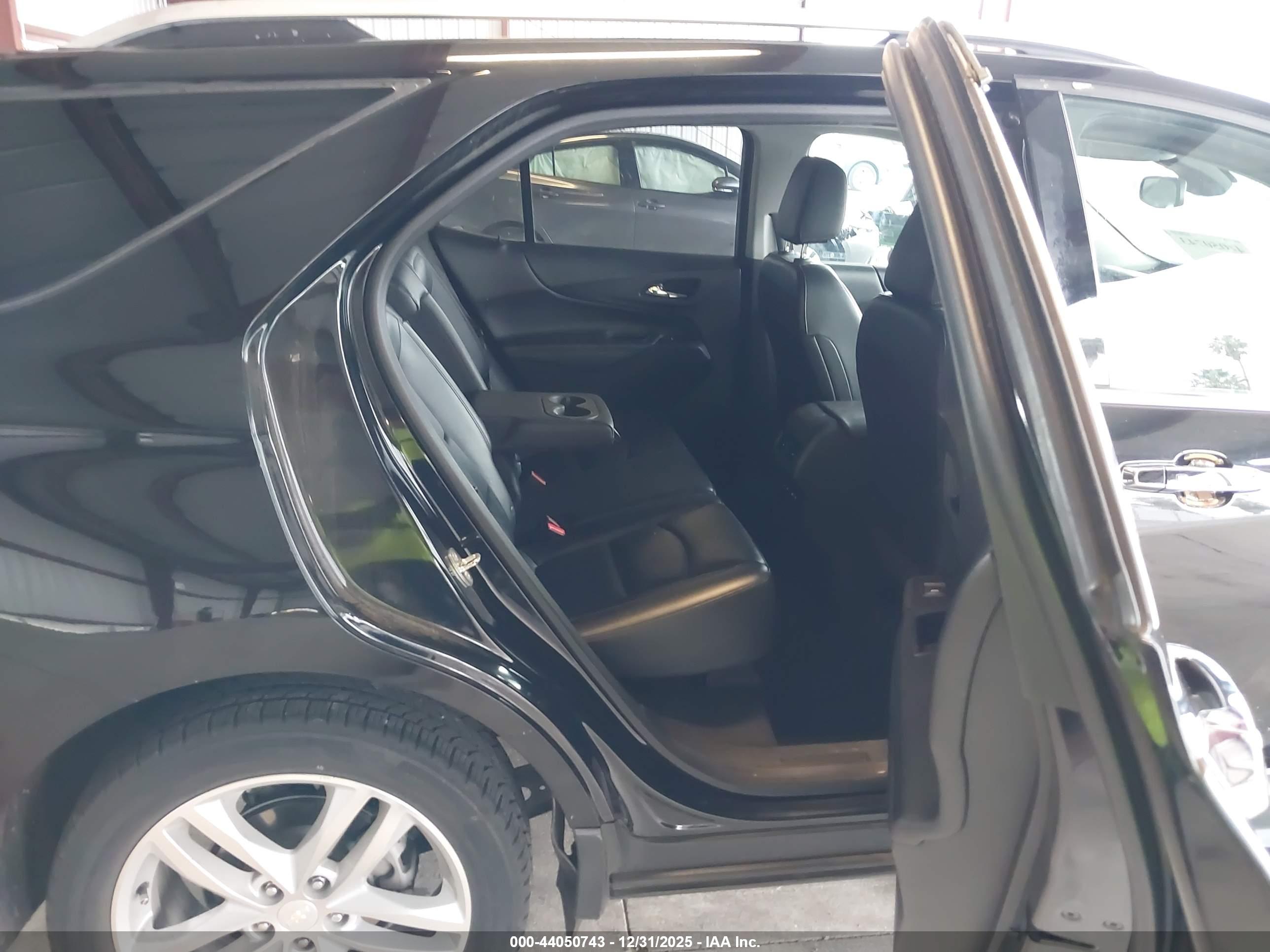 CHEVROLET EQUINOX image 8