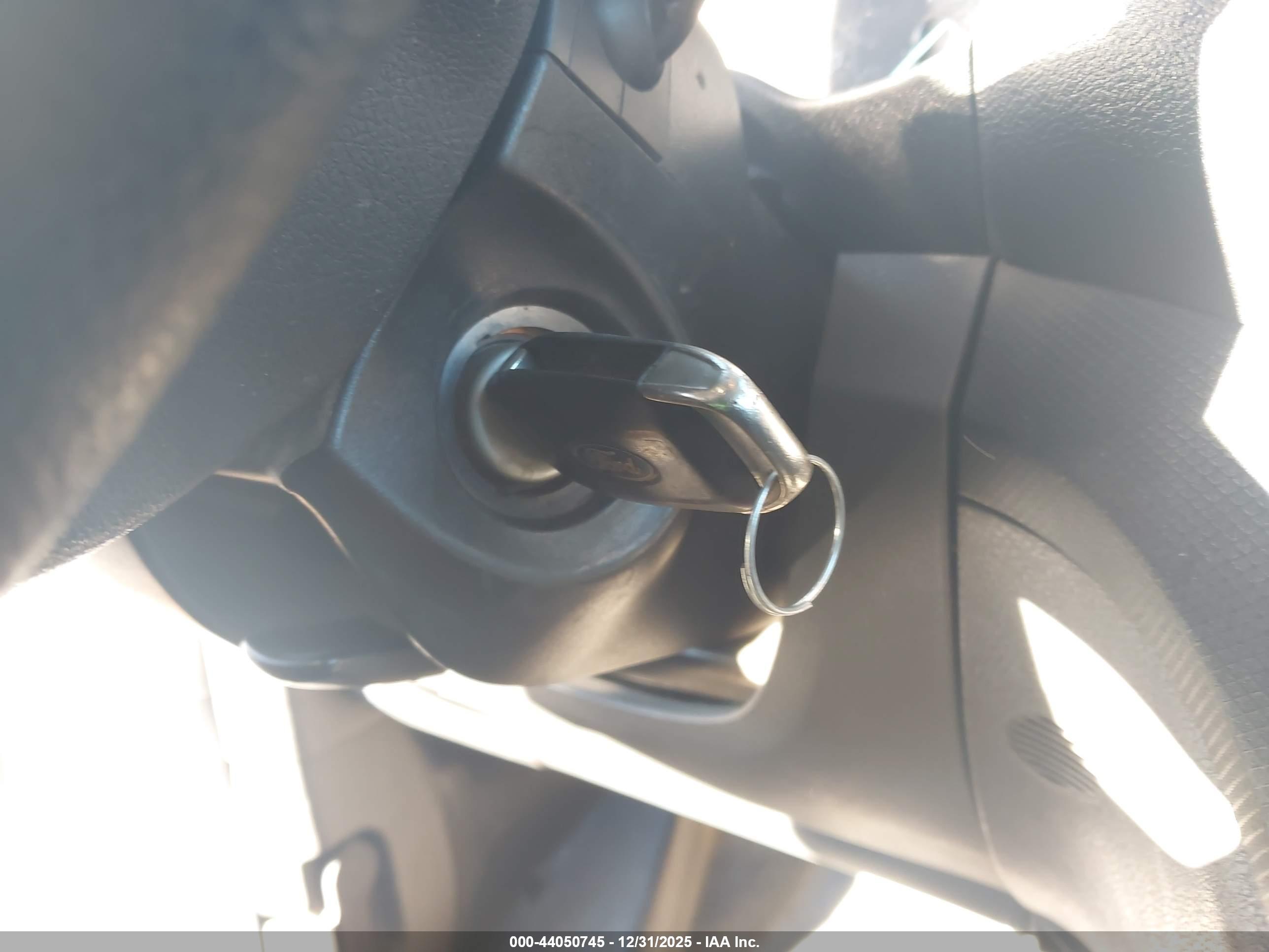 FORD TRANSIT image 11