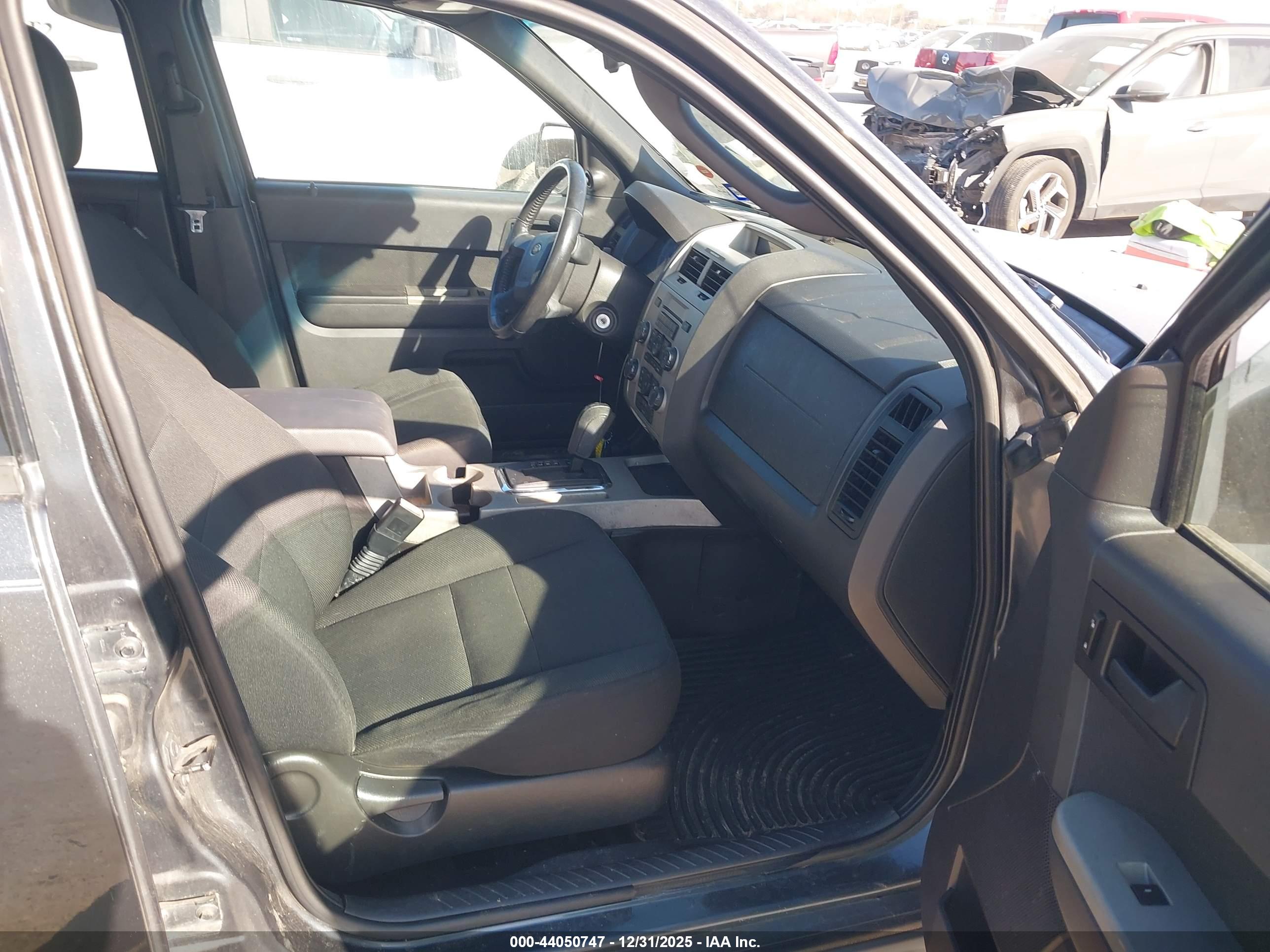 FORD ESCAPE image 5