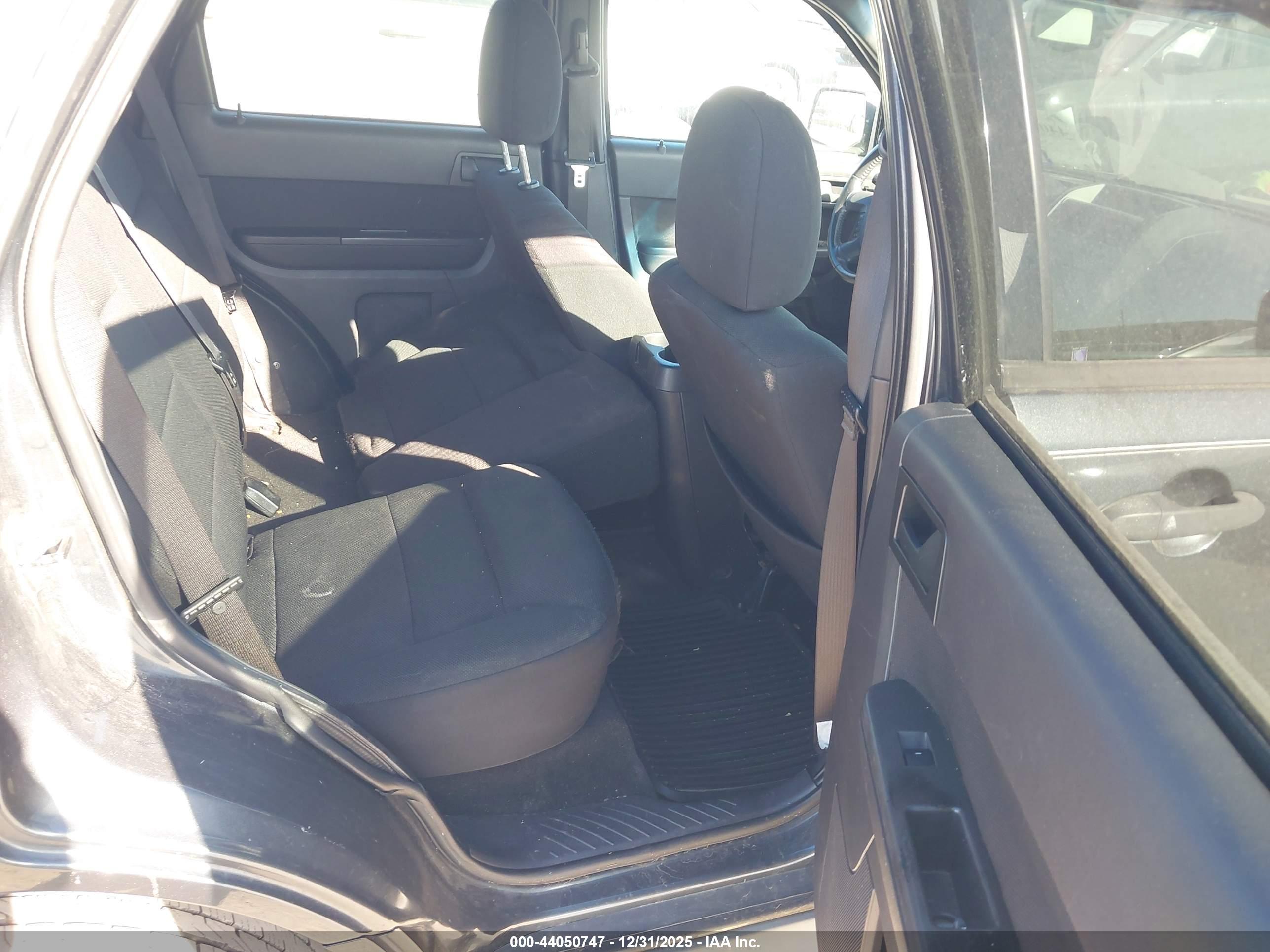 FORD ESCAPE image 8