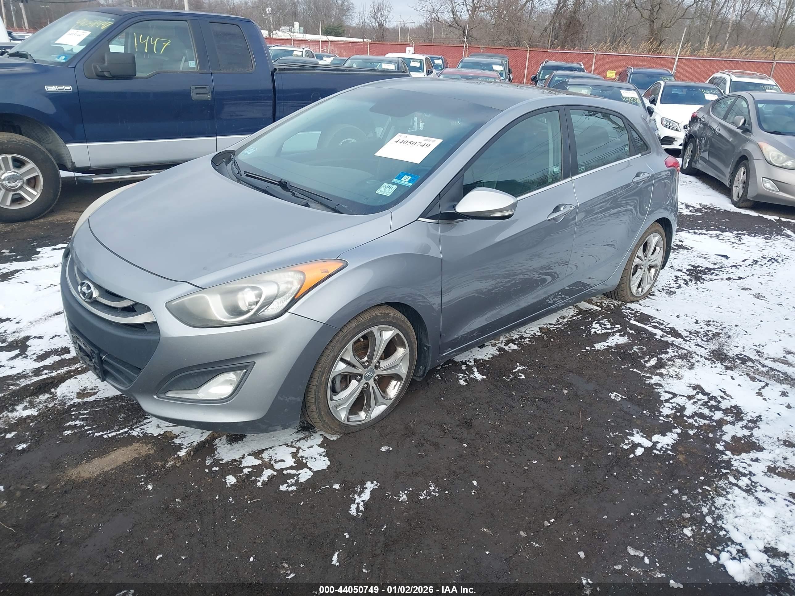 HYUNDAI ELANTRA image 2