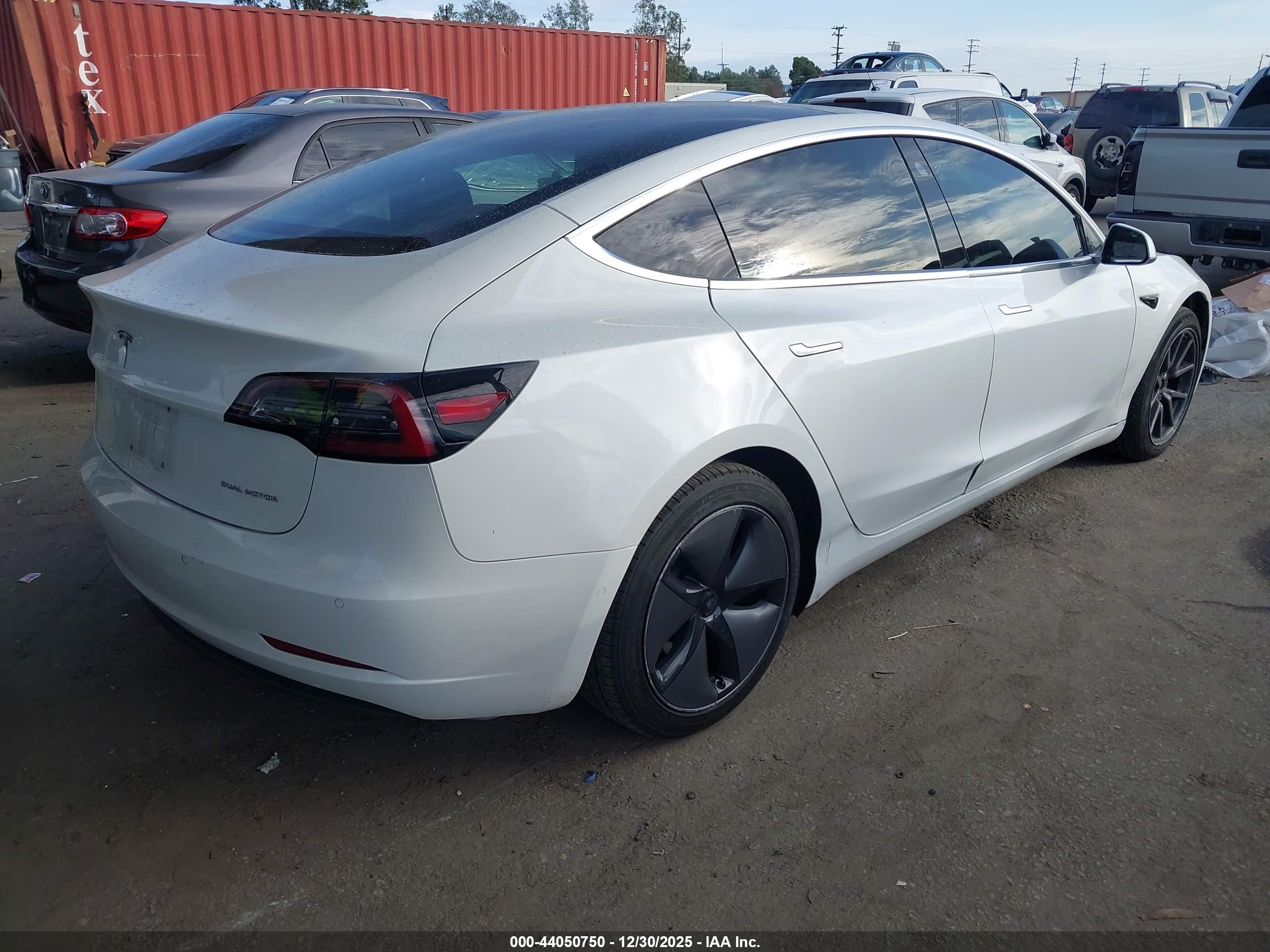TESLA MODEL image 4