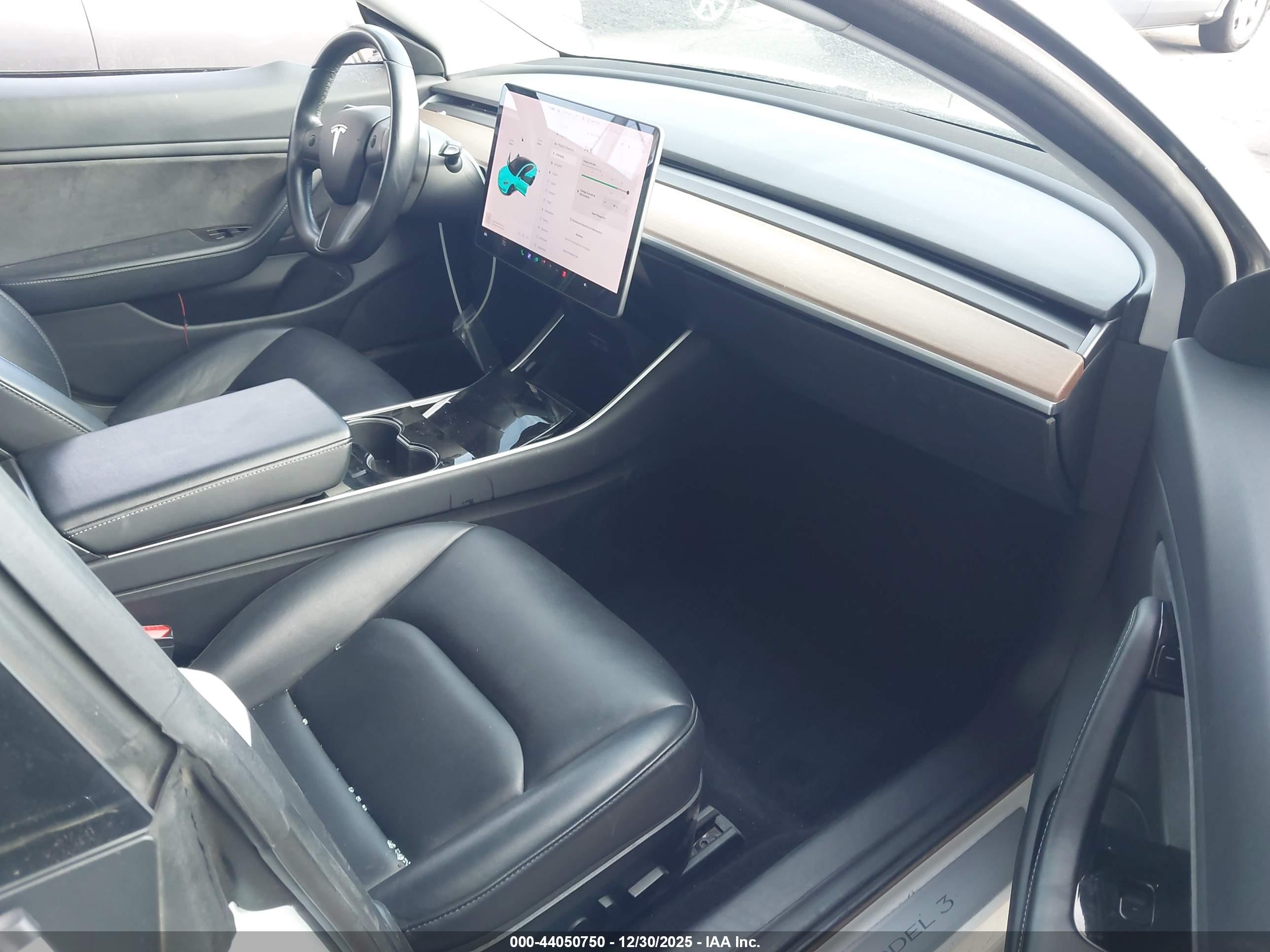 TESLA MODEL image 5