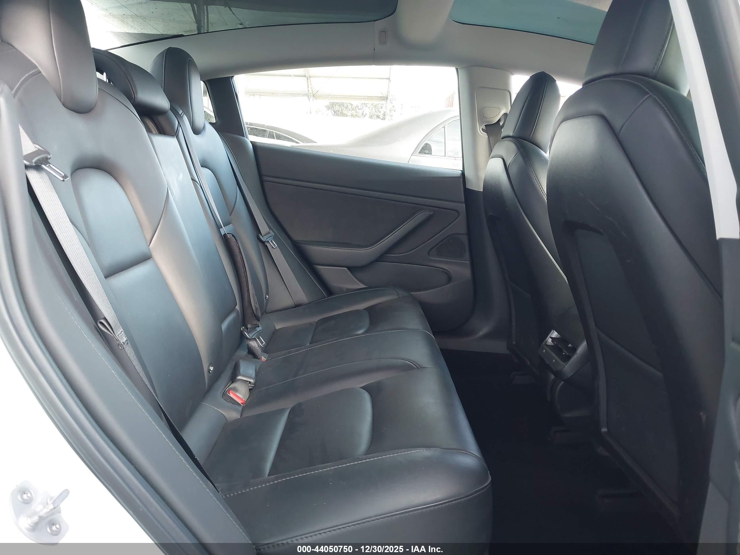 TESLA MODEL image 8