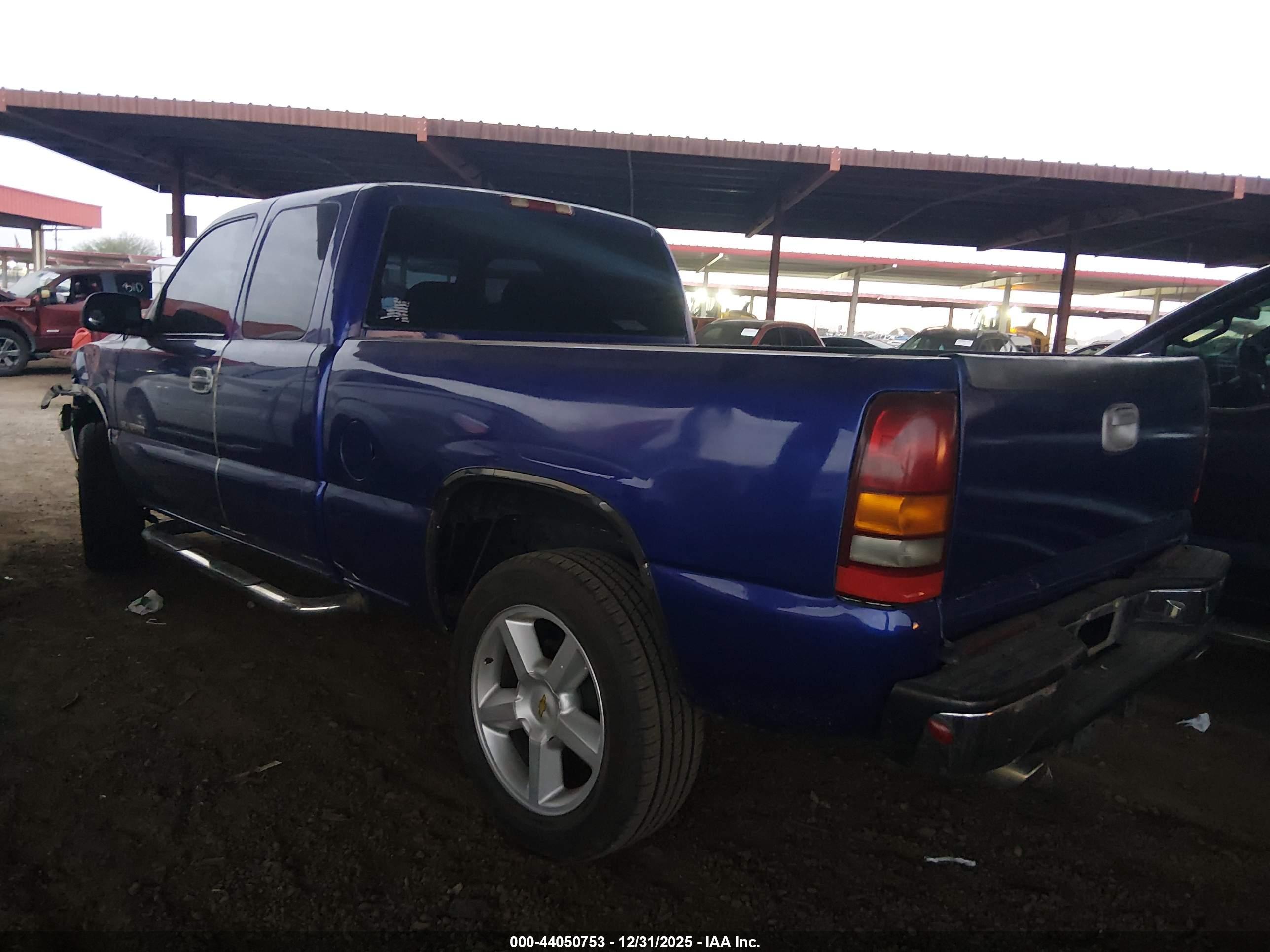 CHEVROLET SILVERADO image 3