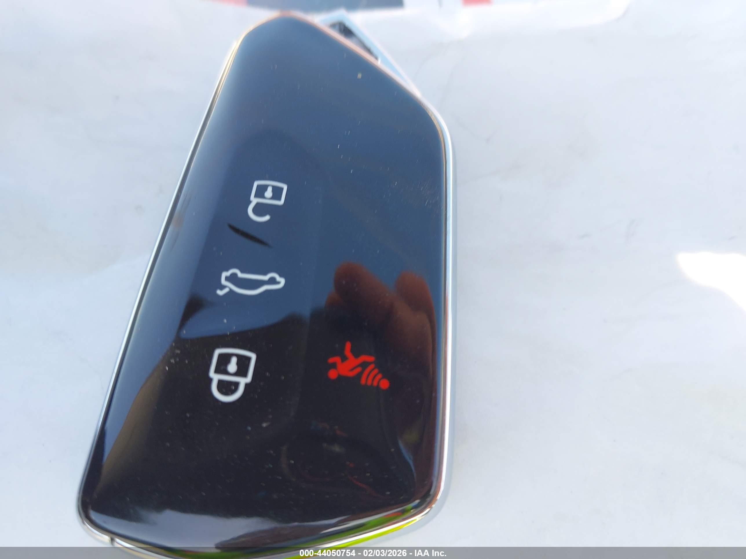 VOLKSWAGEN ID.4 image 11