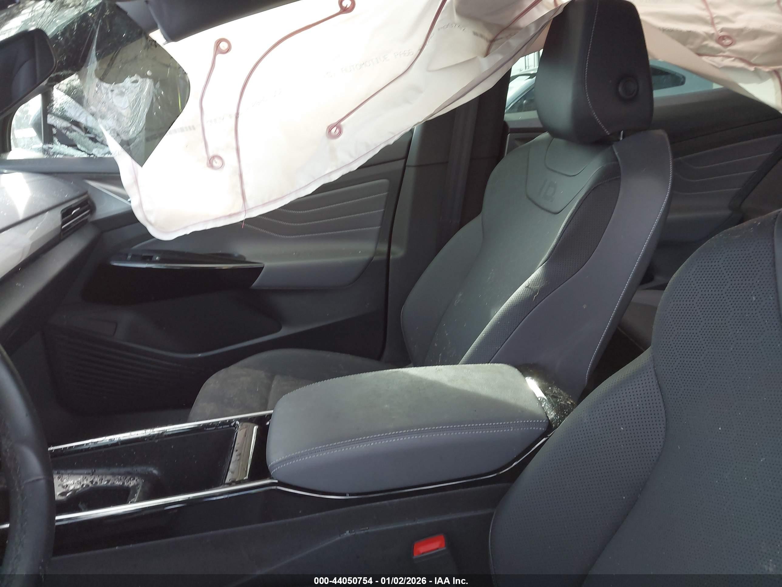 VOLKSWAGEN ID.4 image 5
