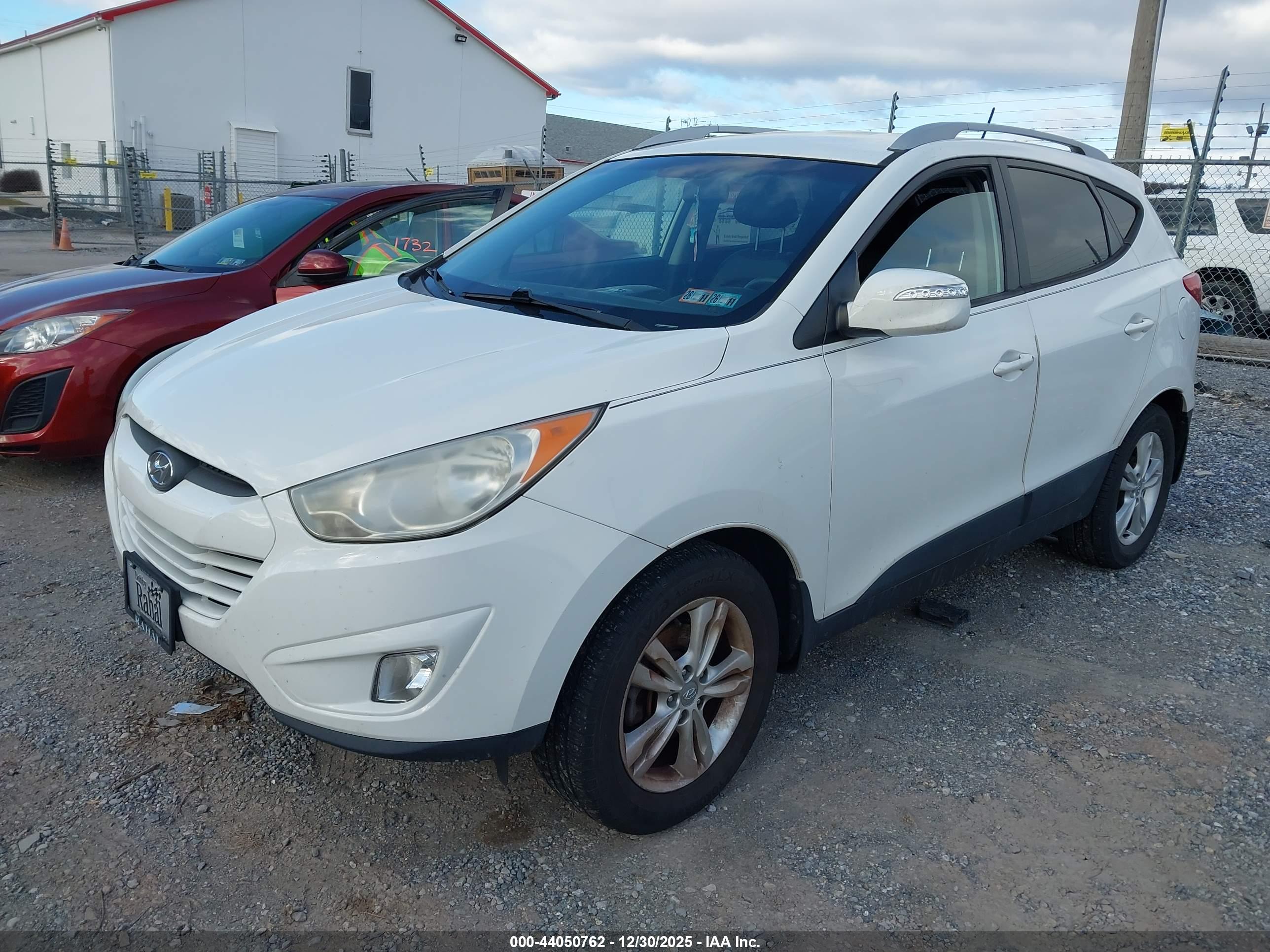 HYUNDAI TUCSON image 2