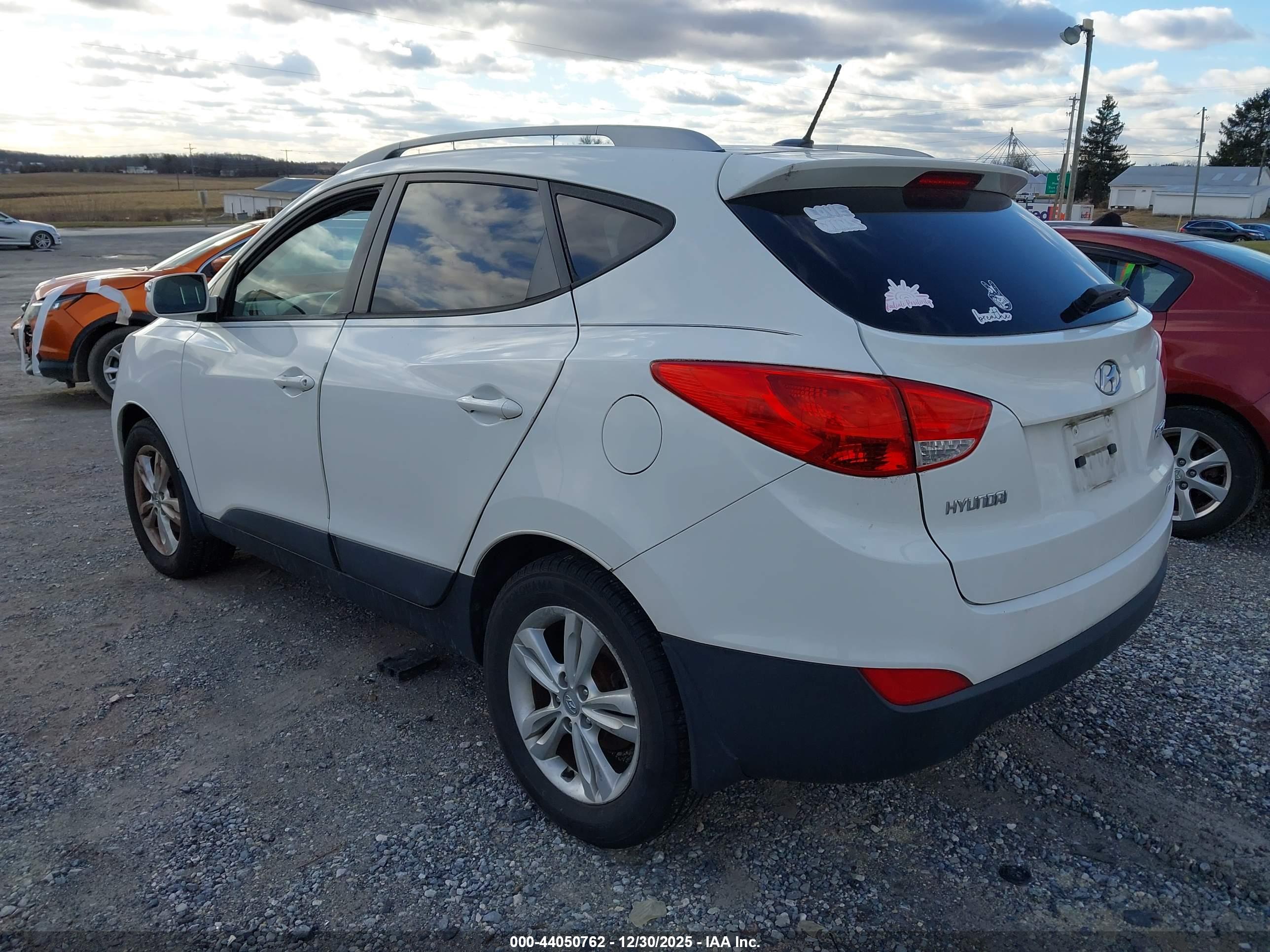 HYUNDAI TUCSON image 3