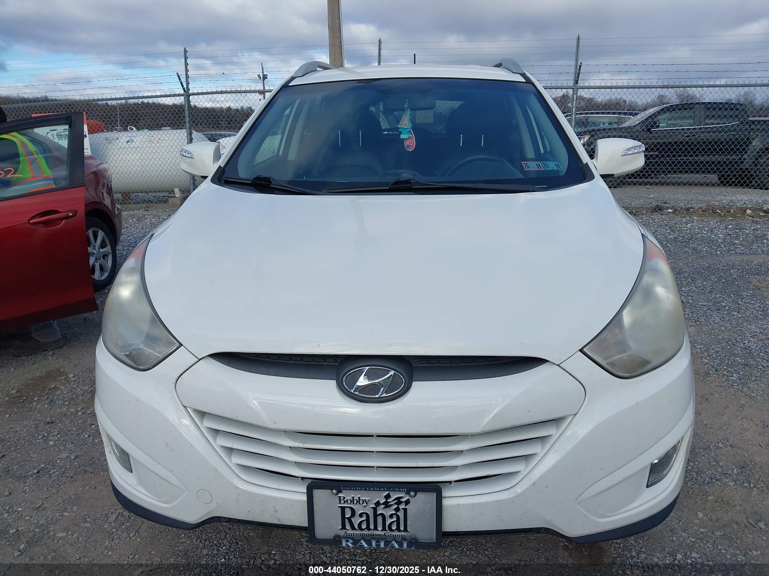 HYUNDAI TUCSON image 6