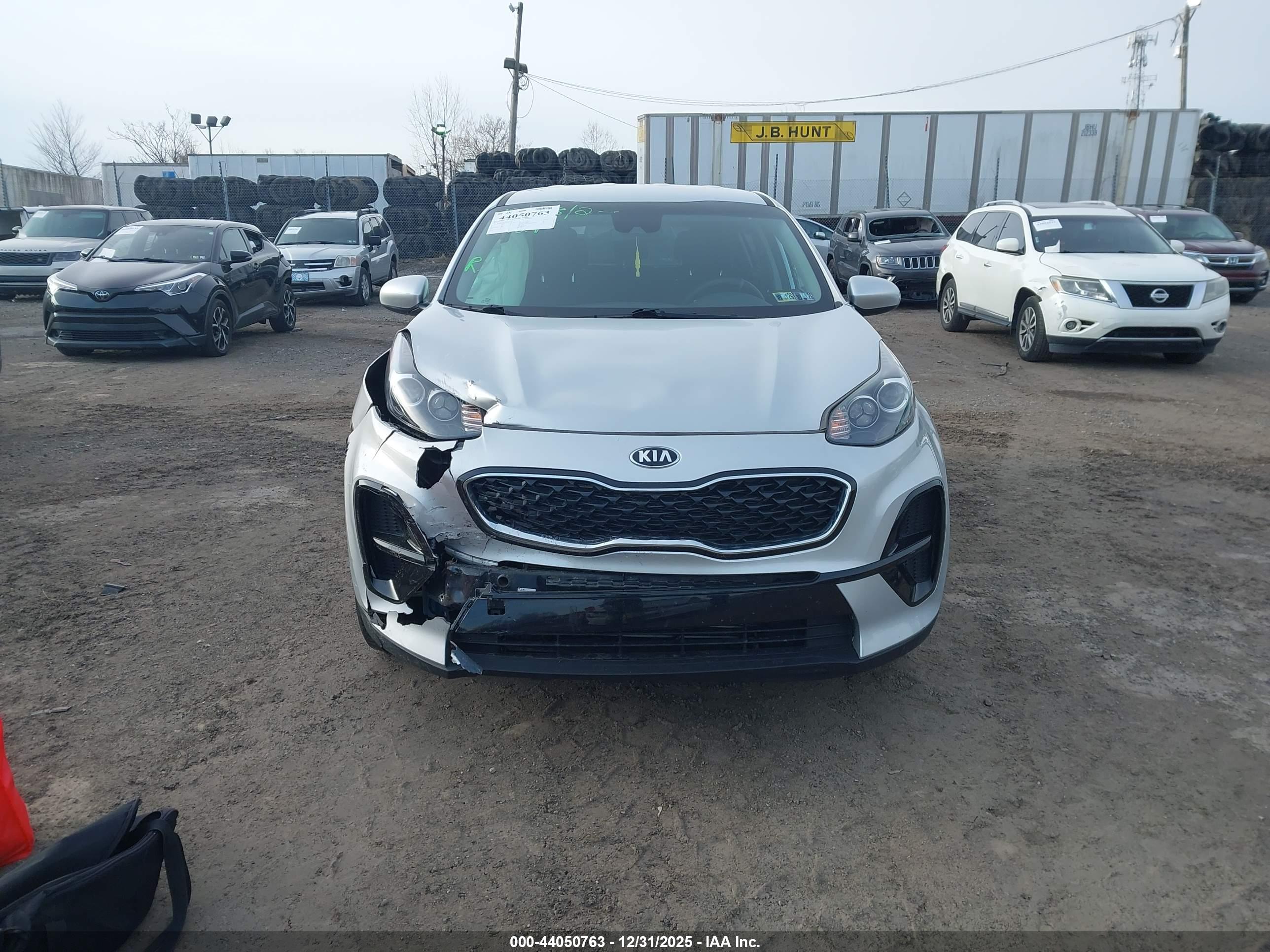 KIA SPORTAGE image 6