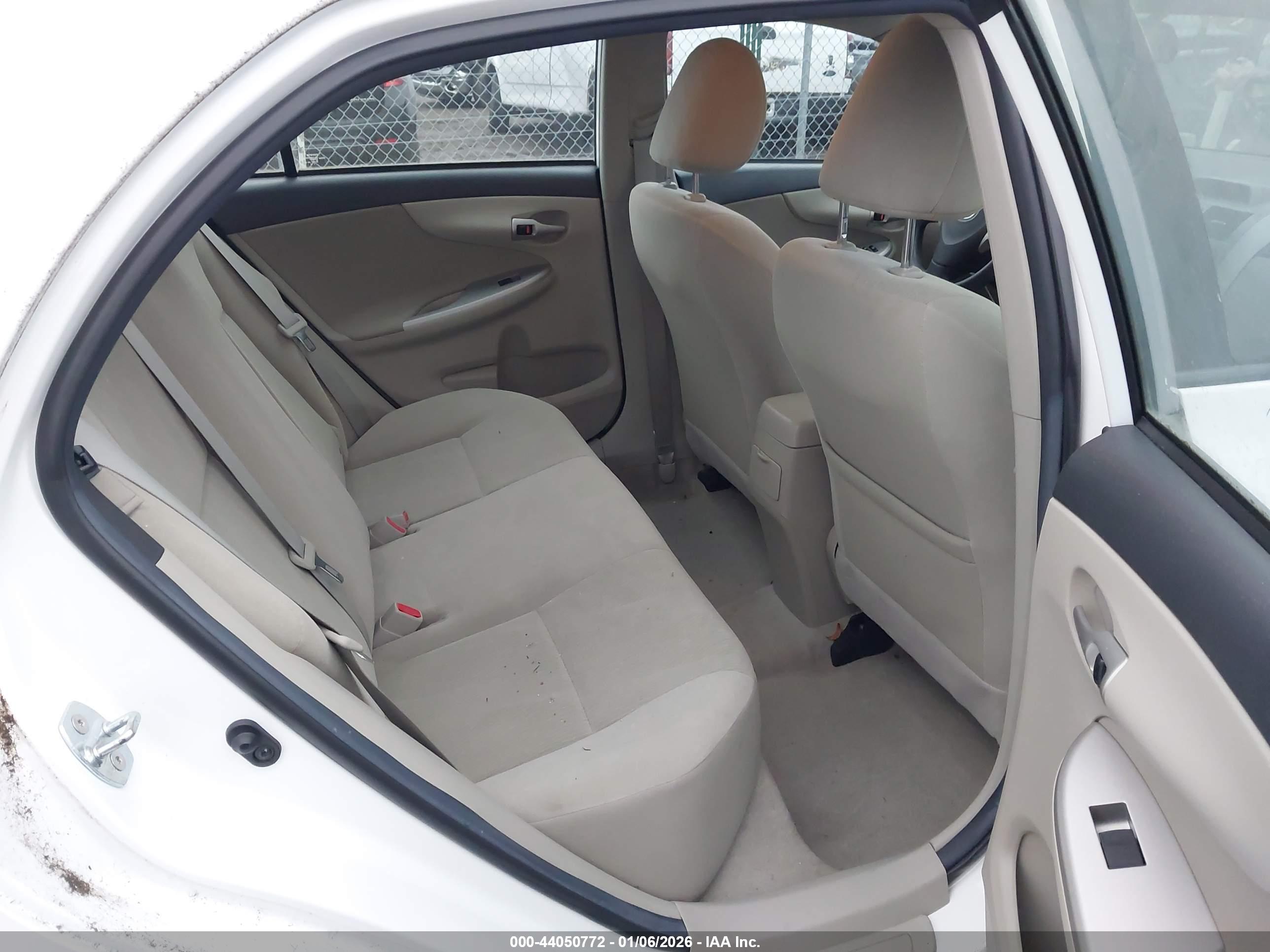 TOYOTA COROLLA image 8