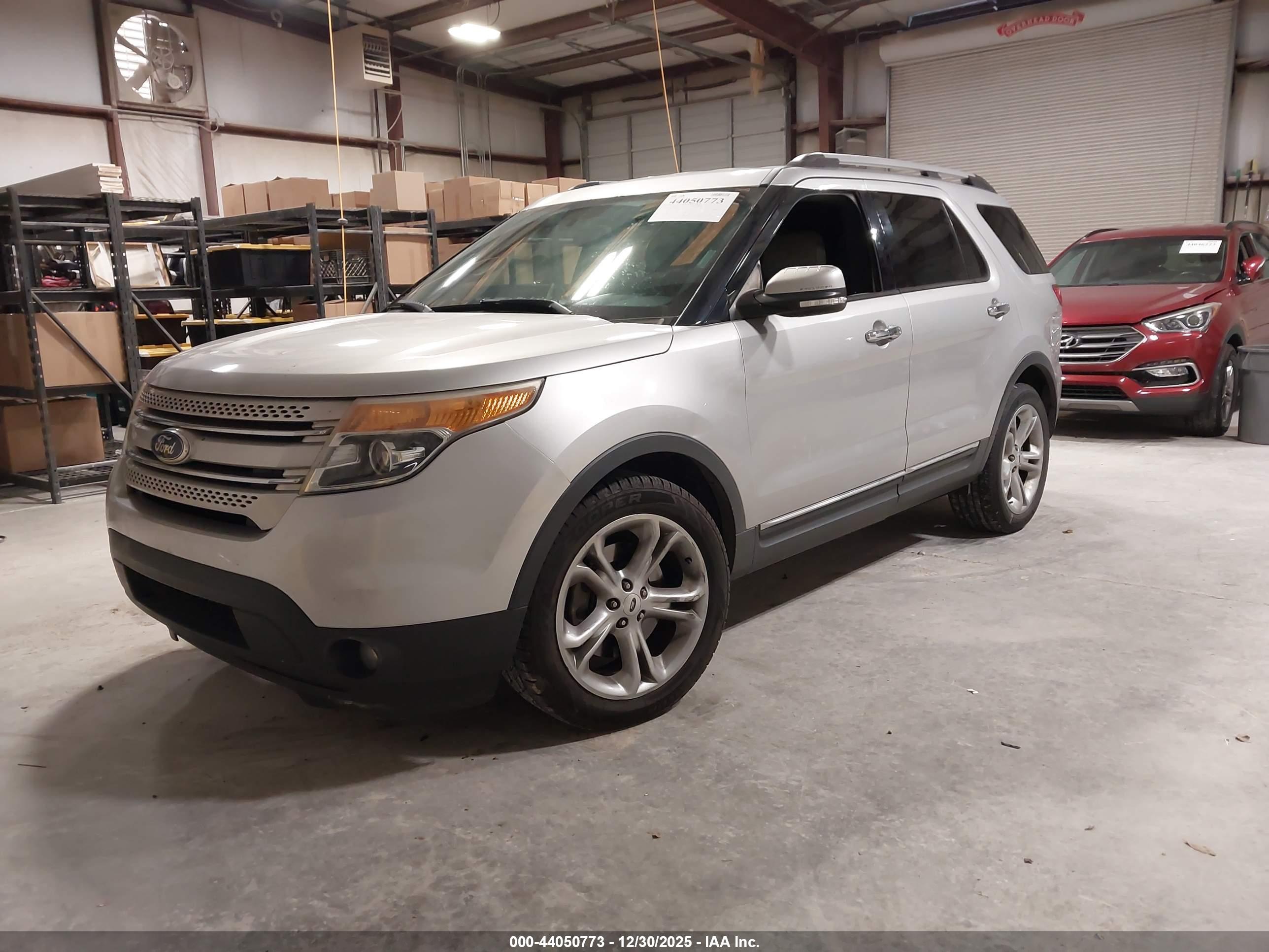 FORD EXPLORER image 2