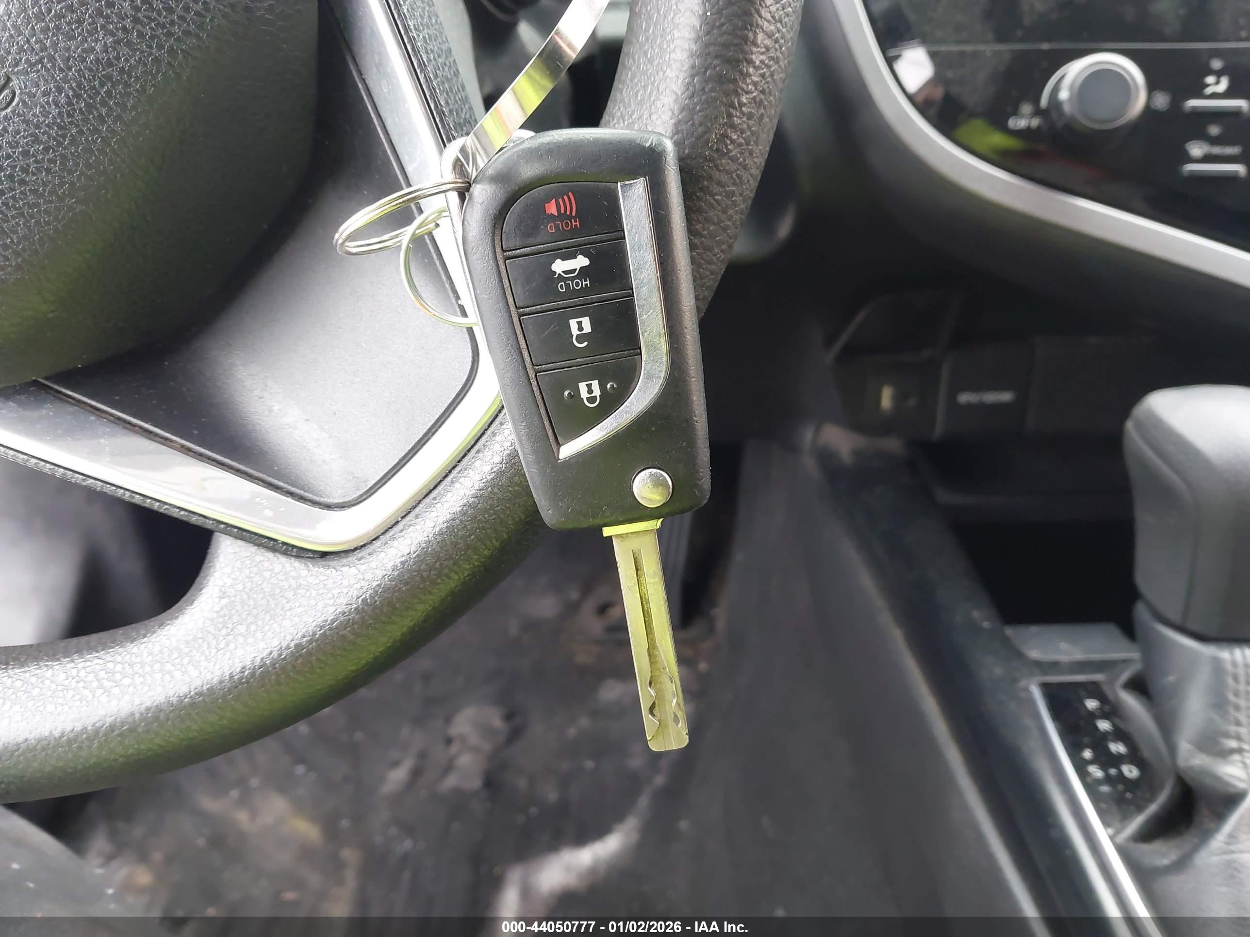 TOYOTA CAMRY image 11