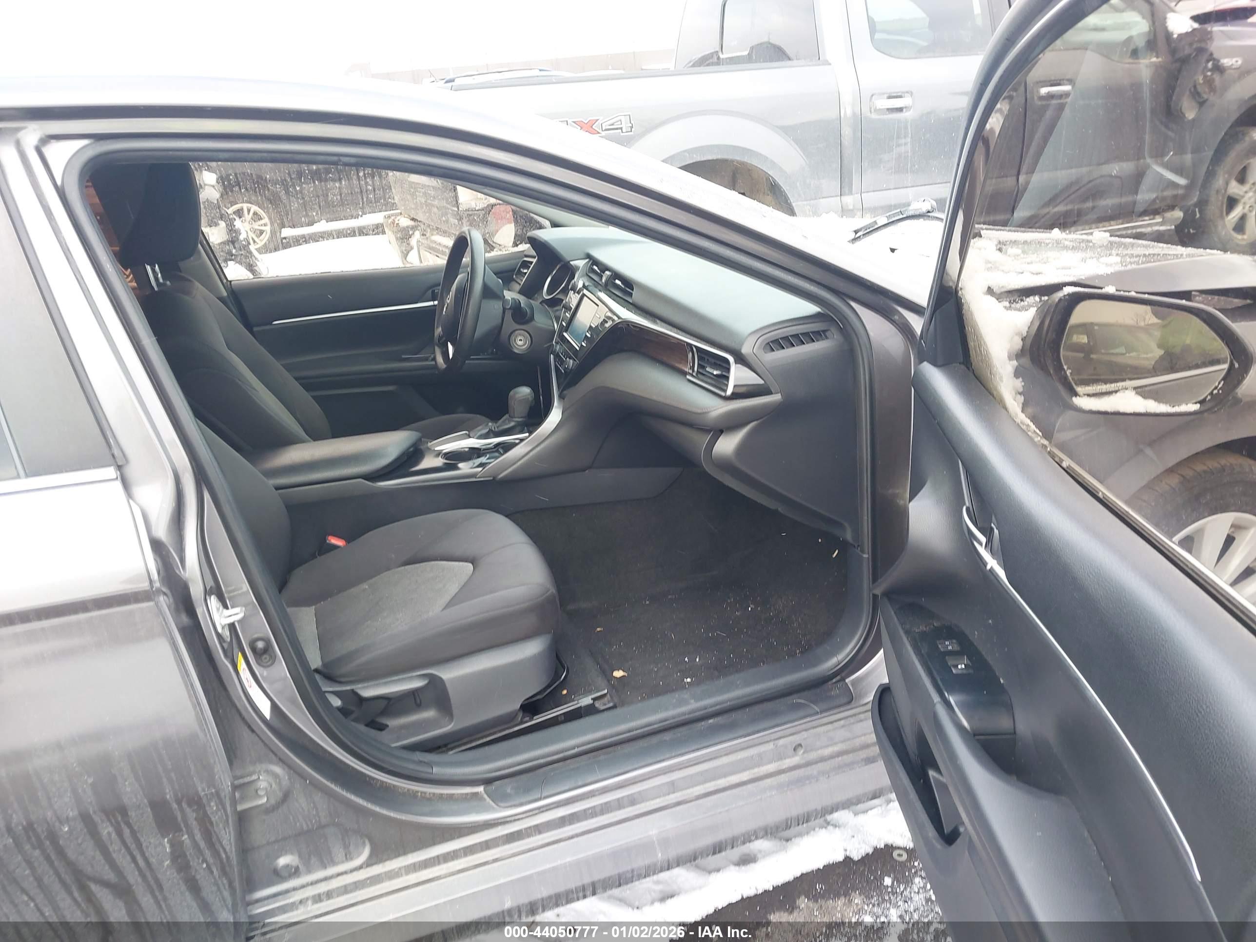 TOYOTA CAMRY image 5