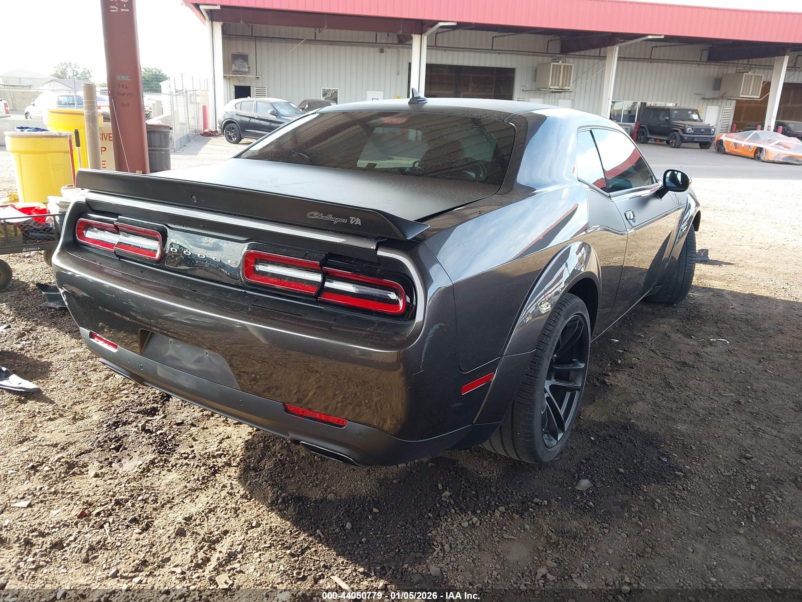 DODGE CHALLENGER image 4