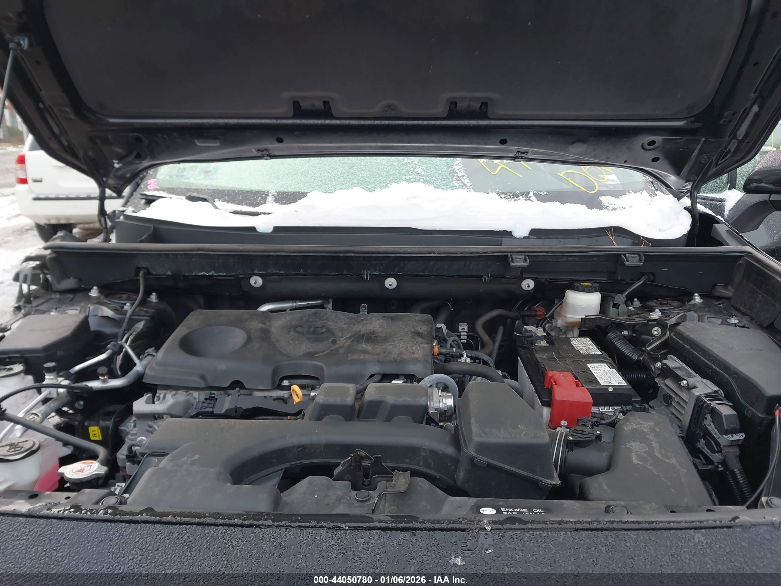 TOYOTA RAV4 image 10