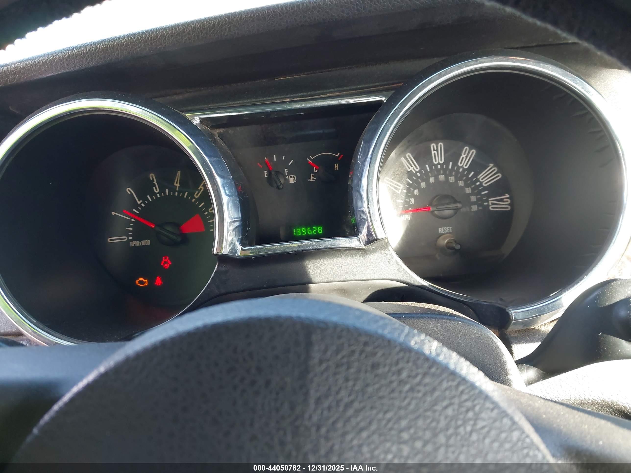 FORD MUSTANG image 7