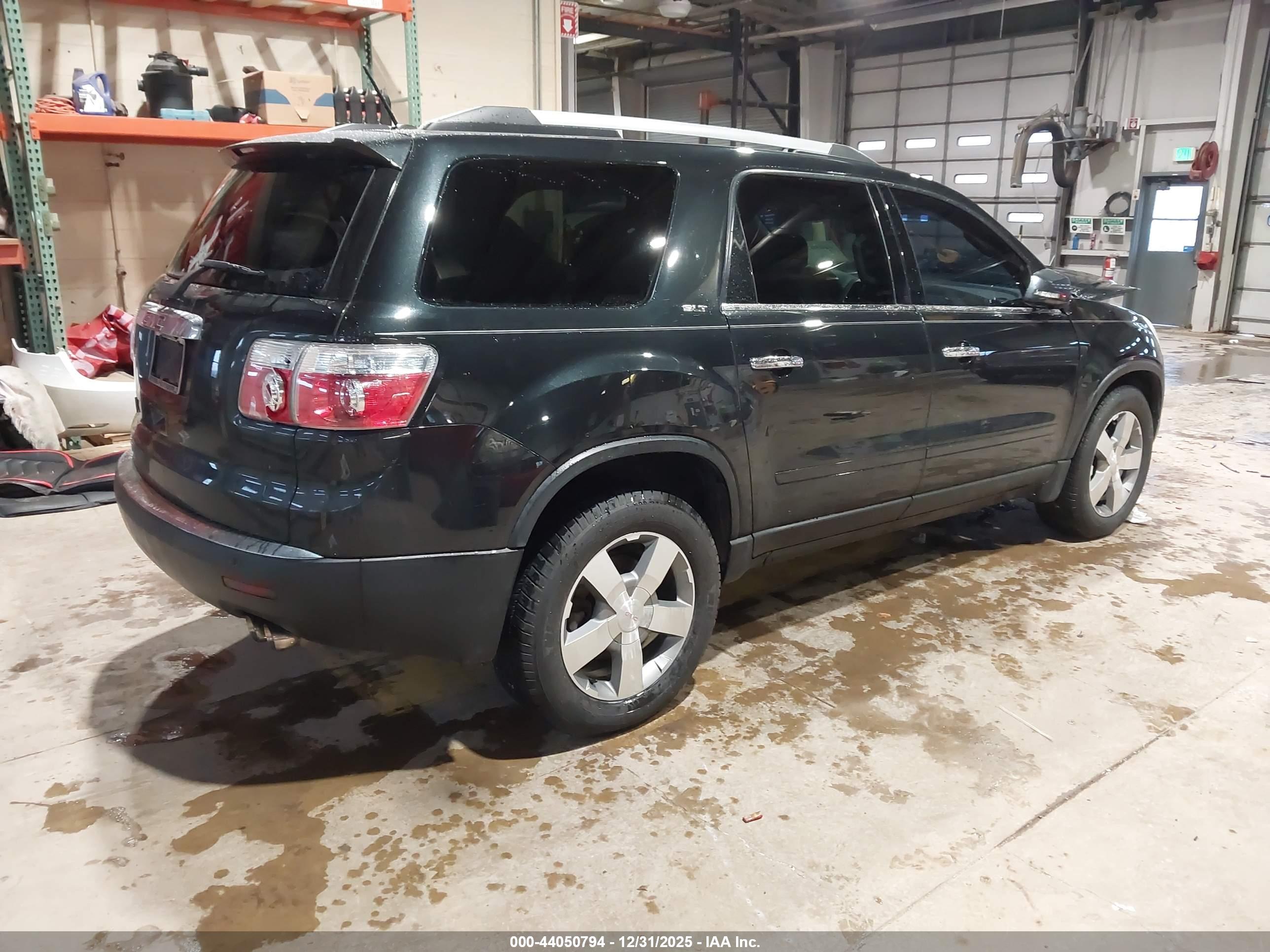 GMC ACADIA image 4
