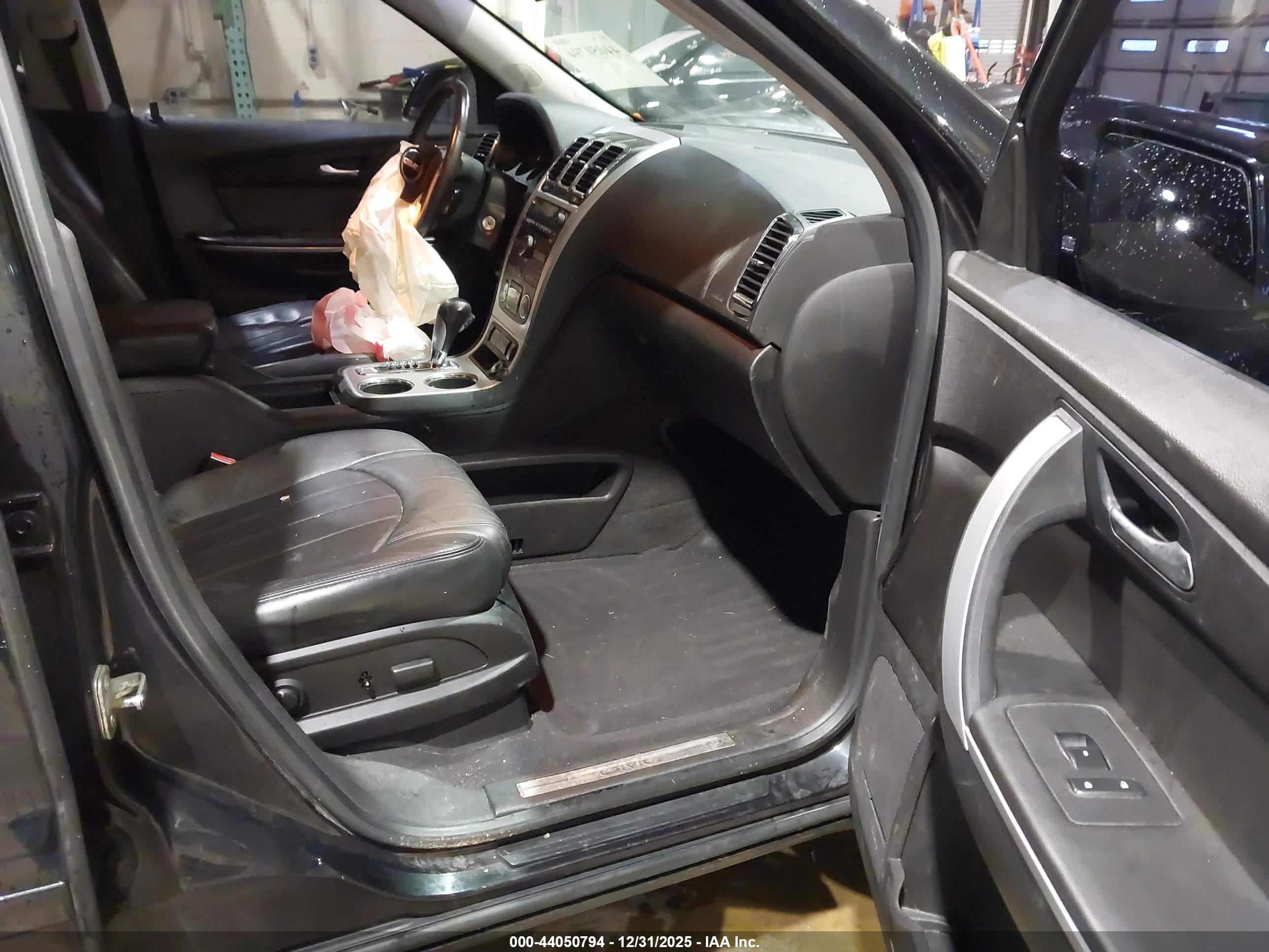 GMC ACADIA image 5