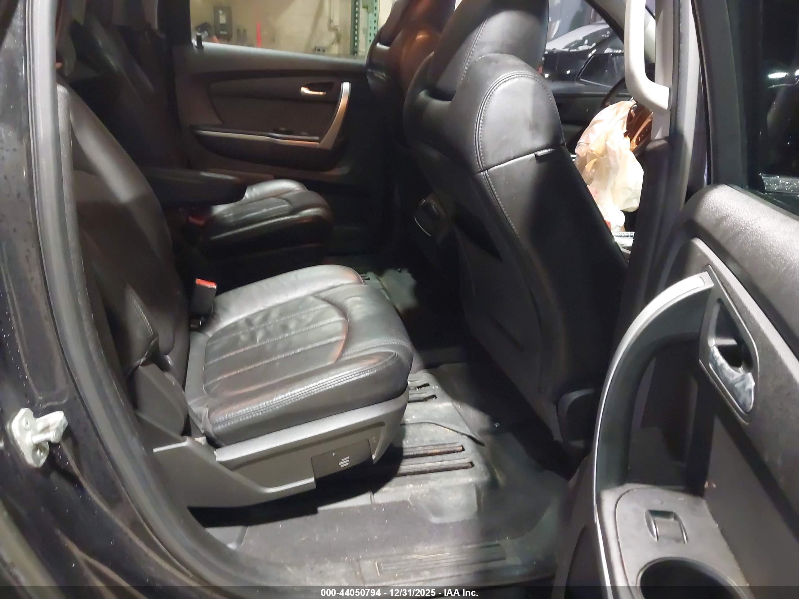 GMC ACADIA image 8