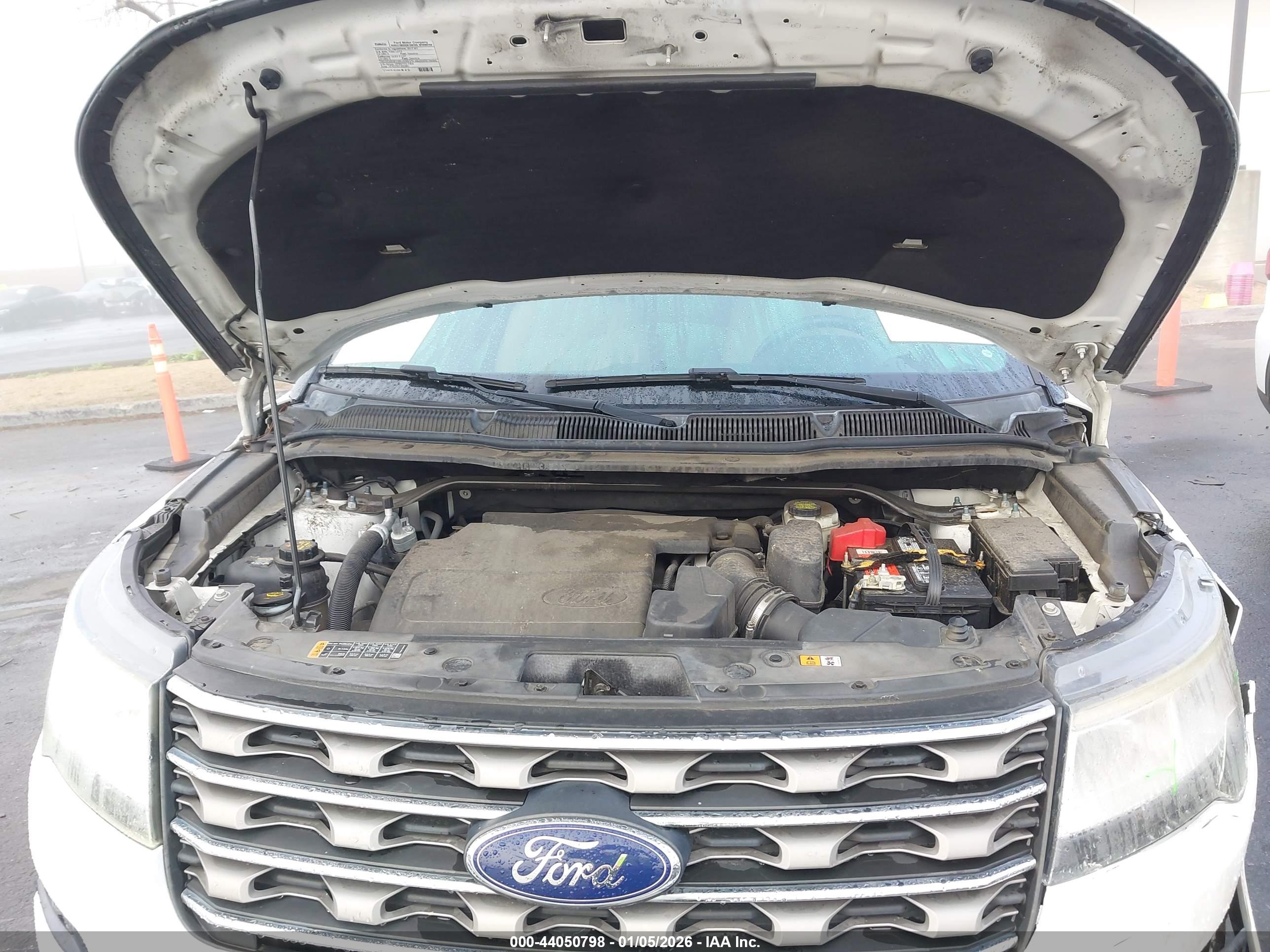 FORD EXPLORER image 10