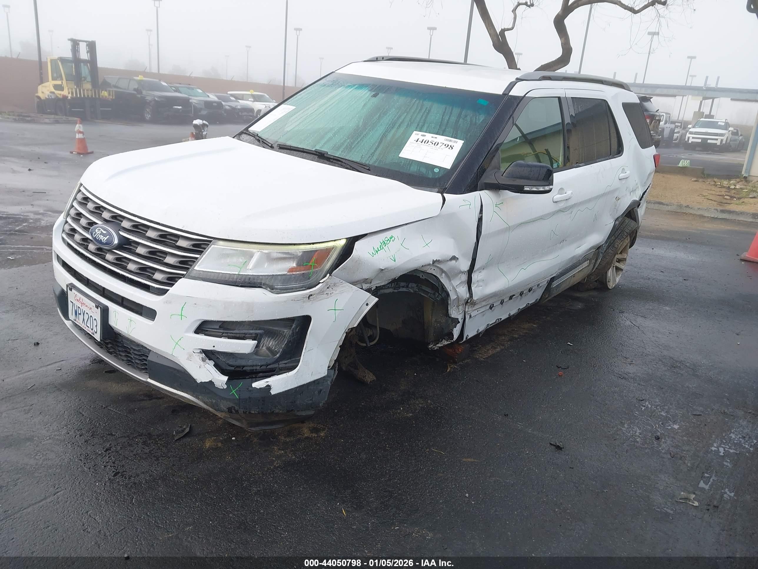 FORD EXPLORER image 2