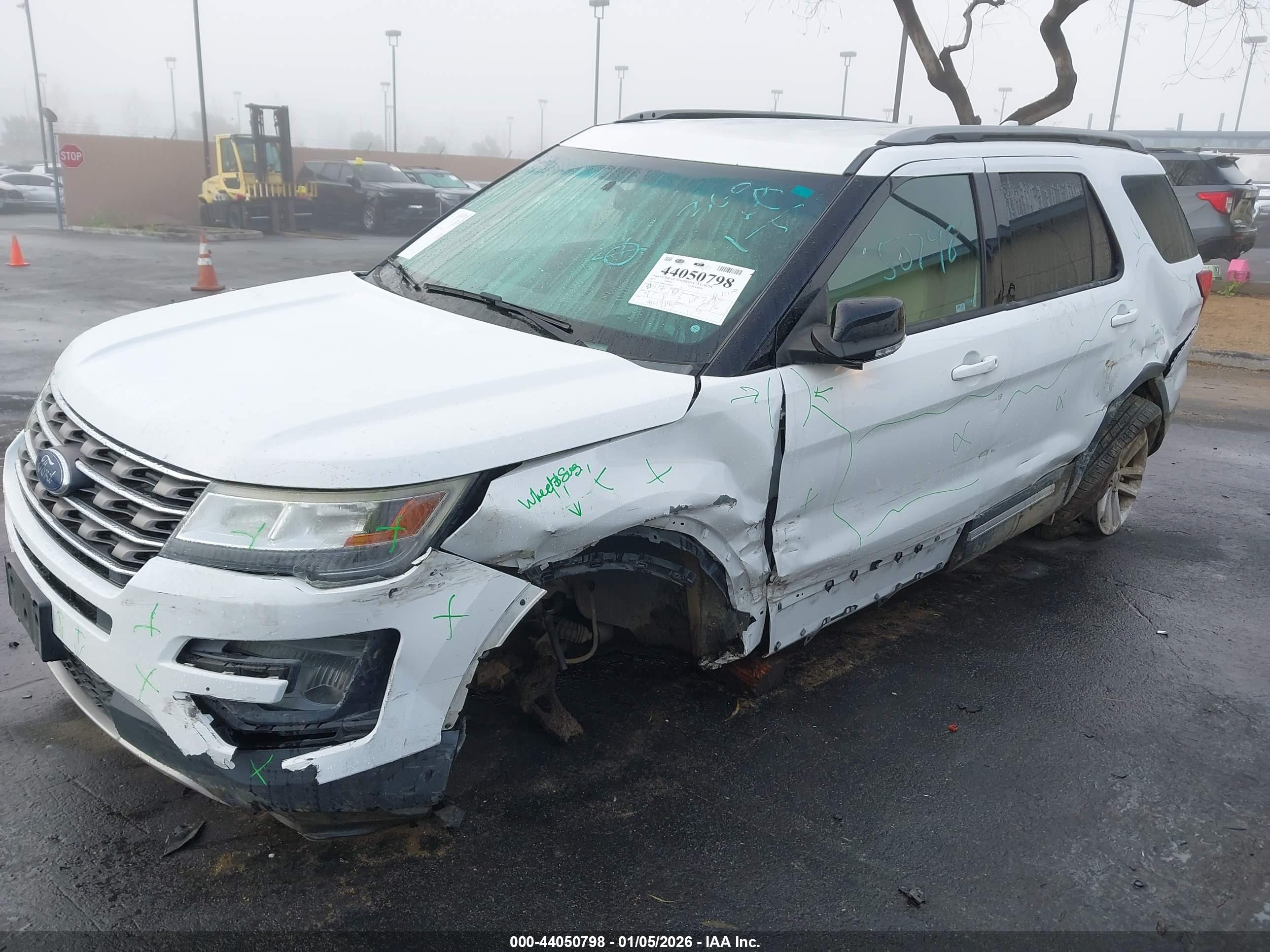 FORD EXPLORER image 6