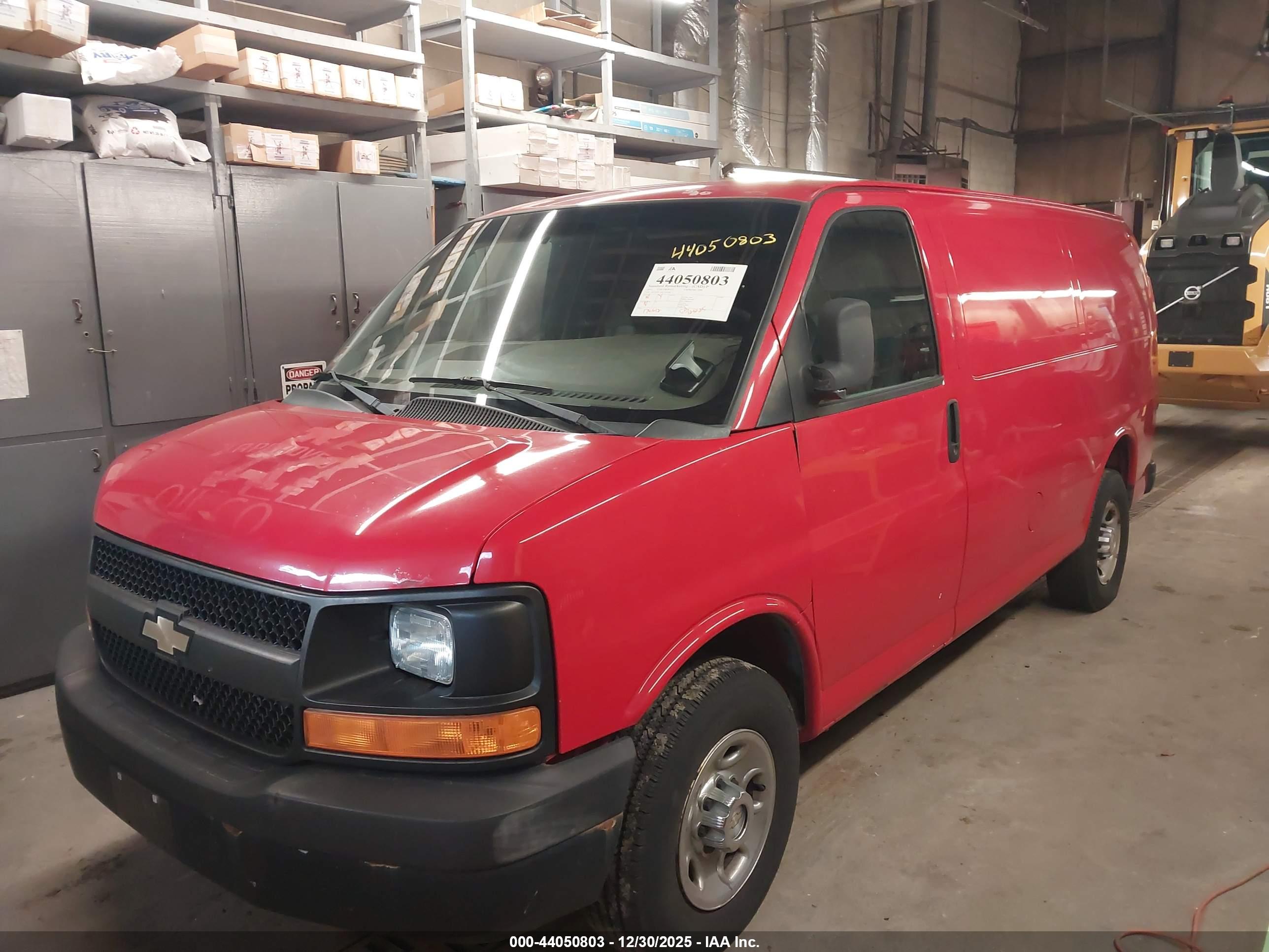 CHEVROLET EXPRESS image 2