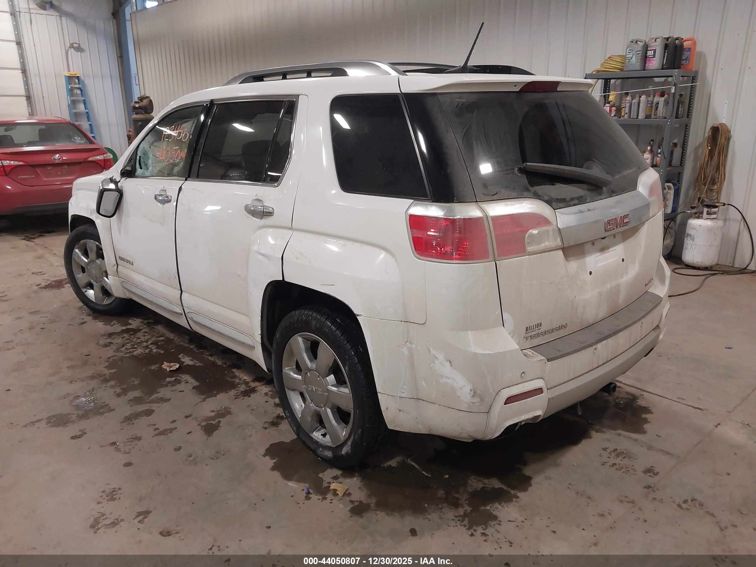 GMC TERRAIN image 3